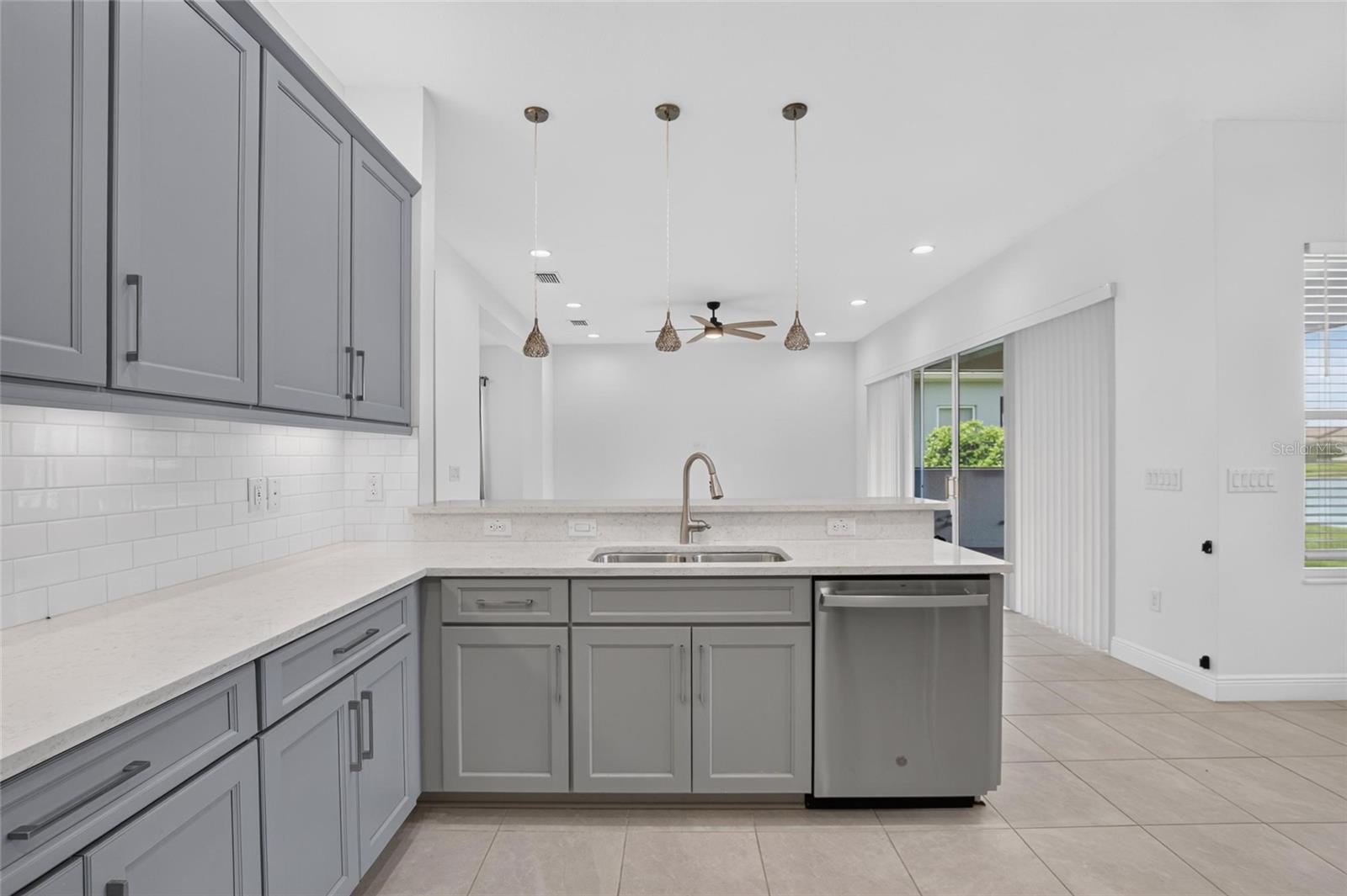 31142 LINDENTREE DR — photo 14