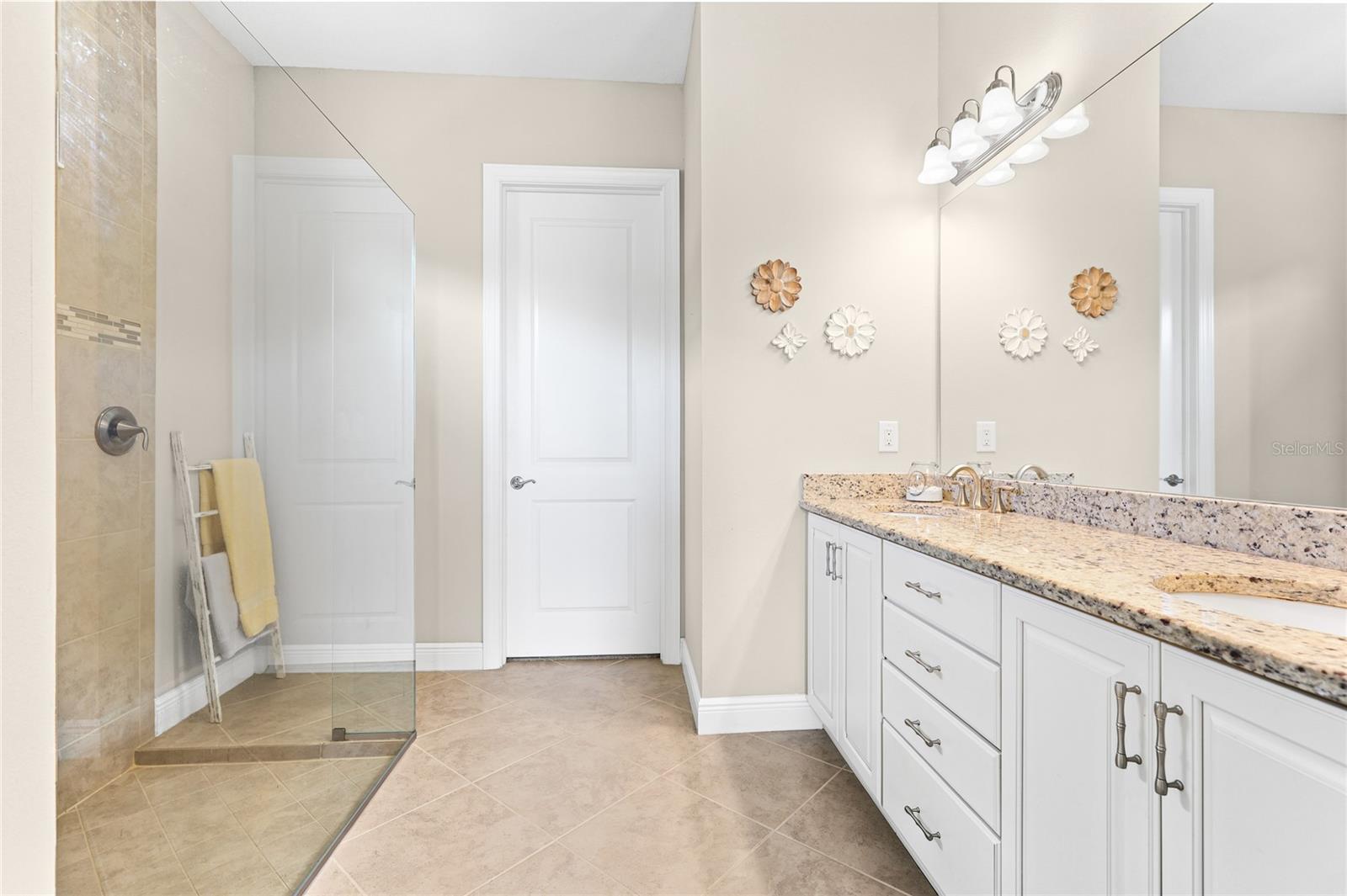 10496 CROOKED CREEK DR — photo 16