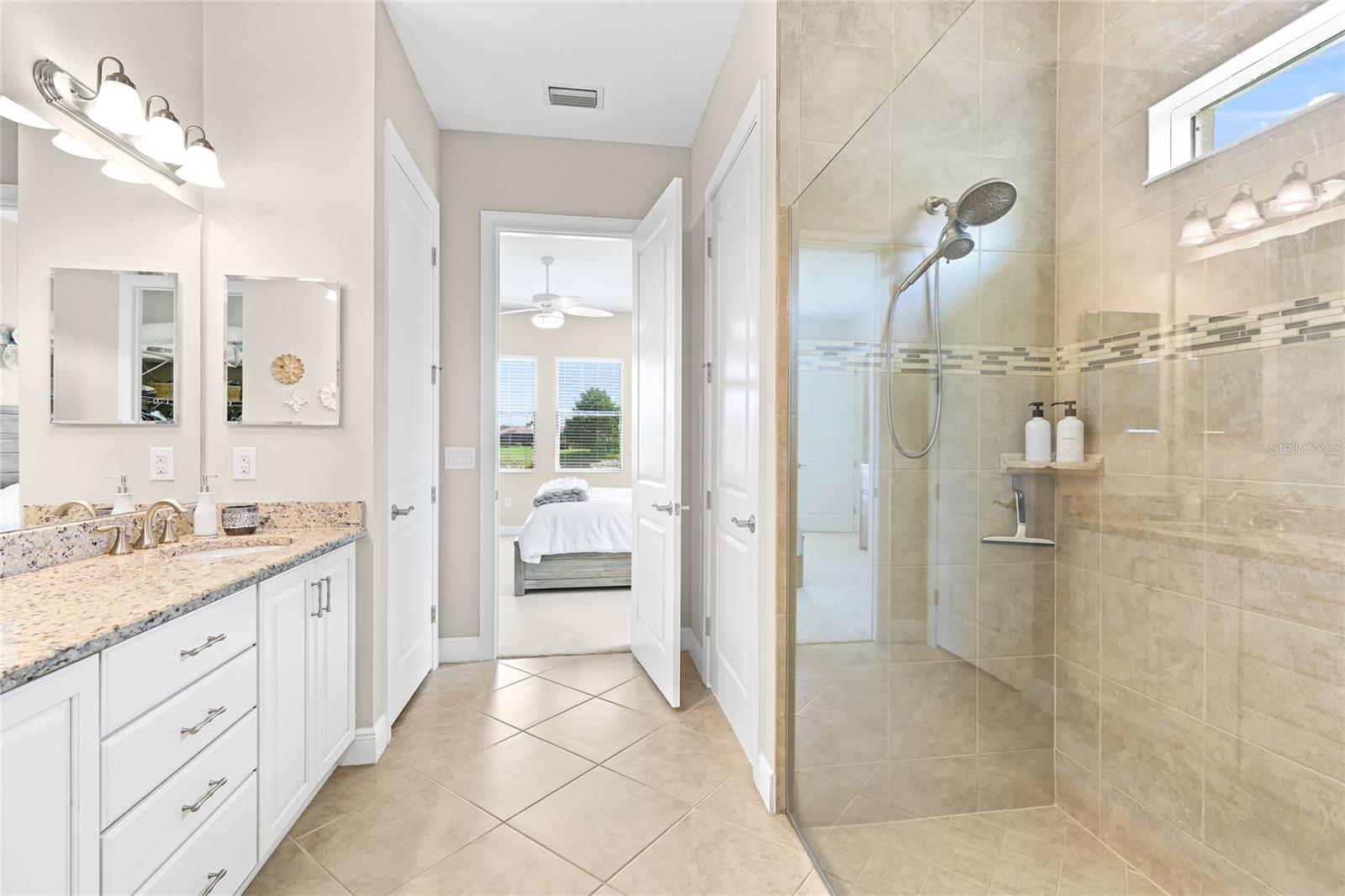 10496 CROOKED CREEK DR — photo 17