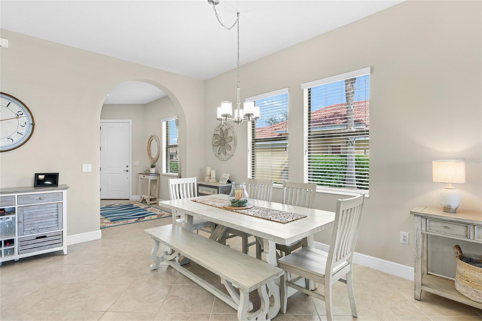 10496 CROOKED CREEK DR — photo 6