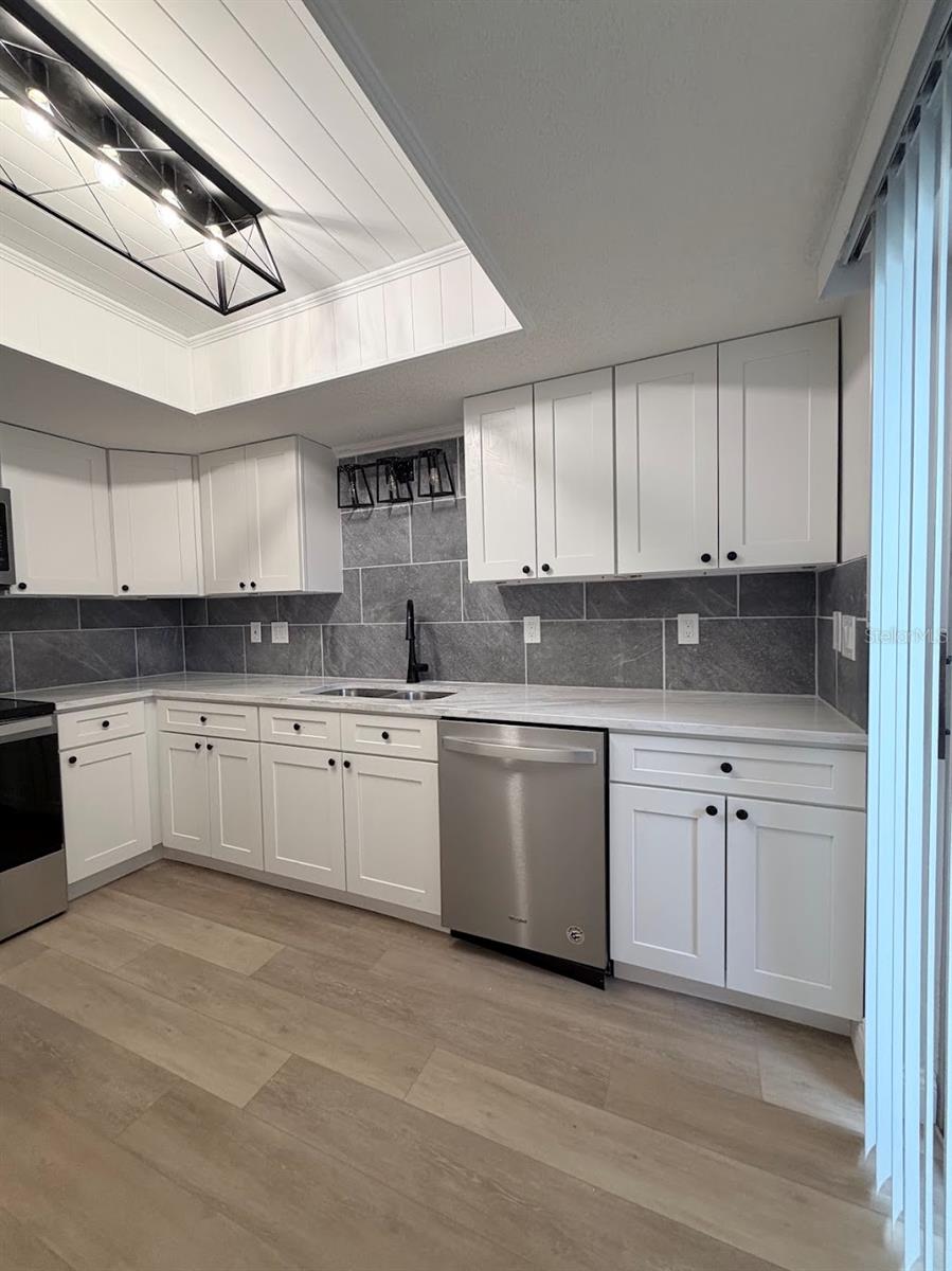 12406 EAGLESWOOD DR #B — photo 2