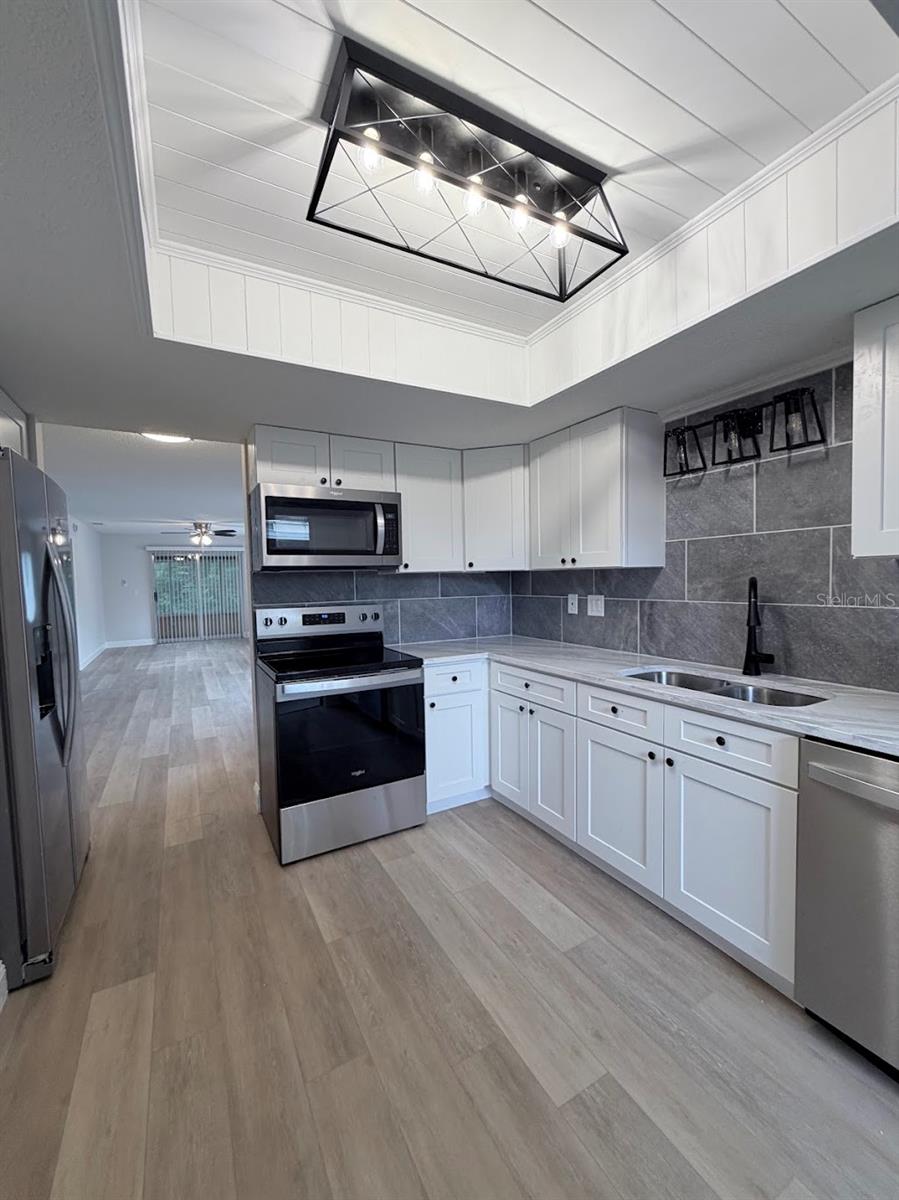 12406 EAGLESWOOD DR #B — photo 3