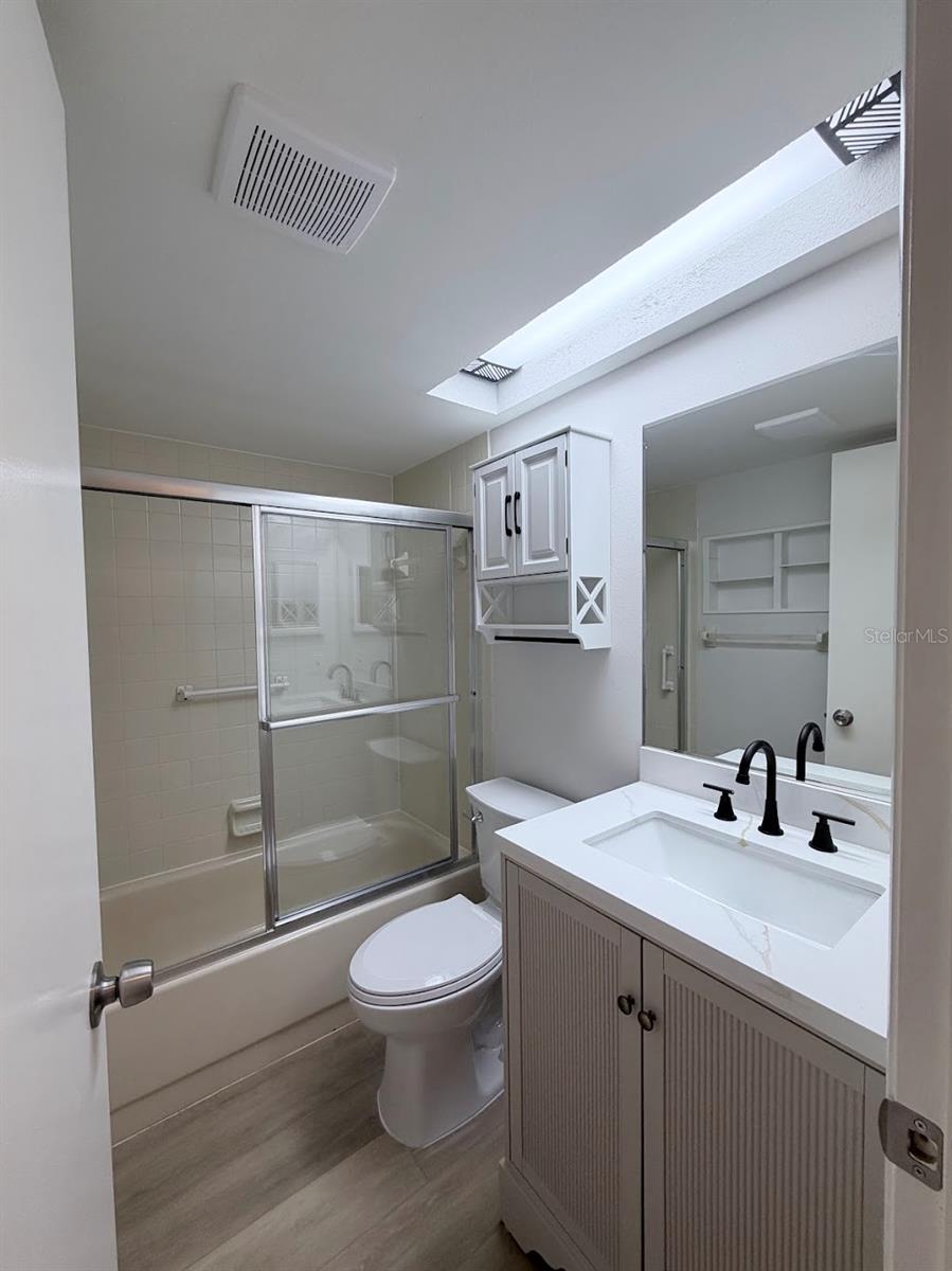 12406 EAGLESWOOD DR #B — photo 8