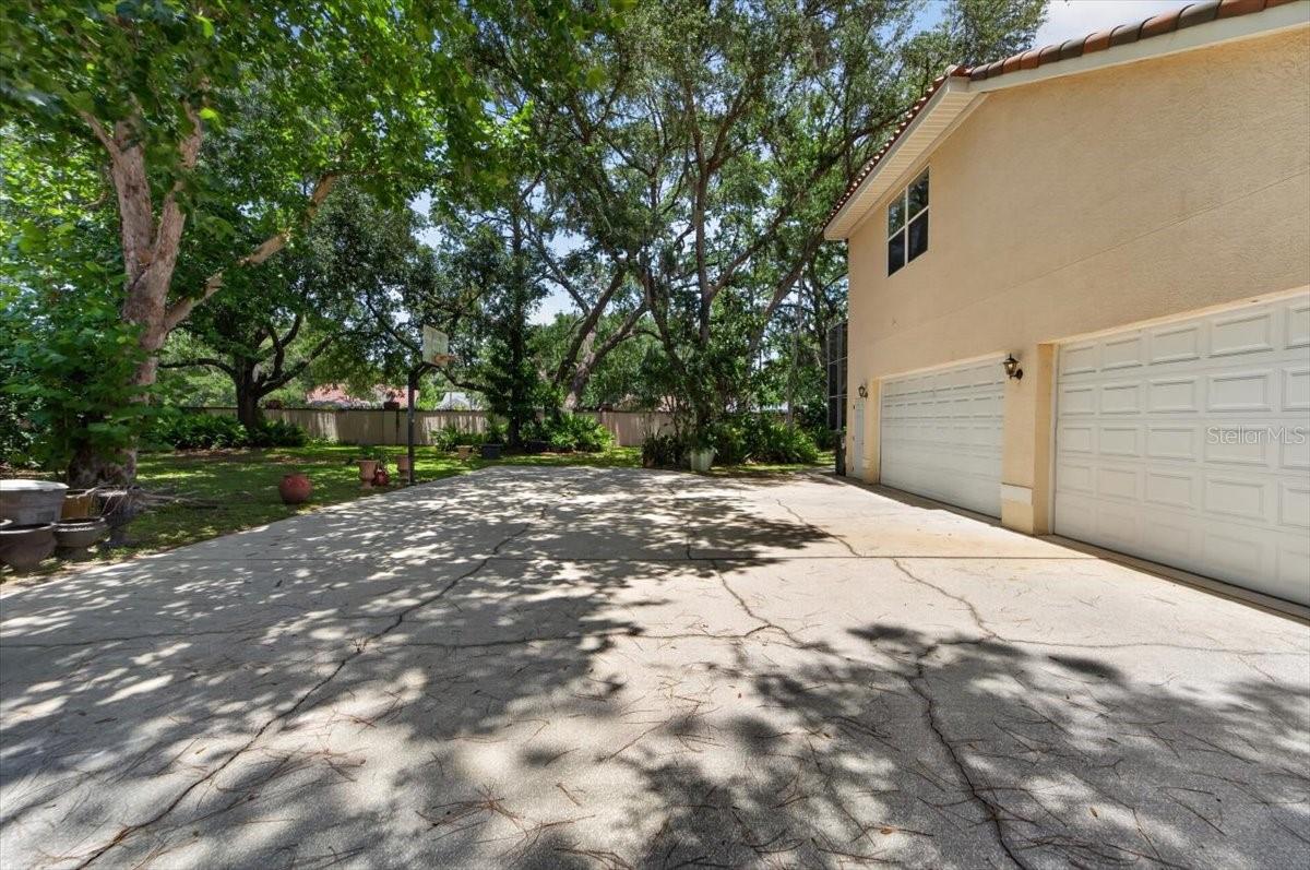 15707 COCHESTER RD — photo 36
