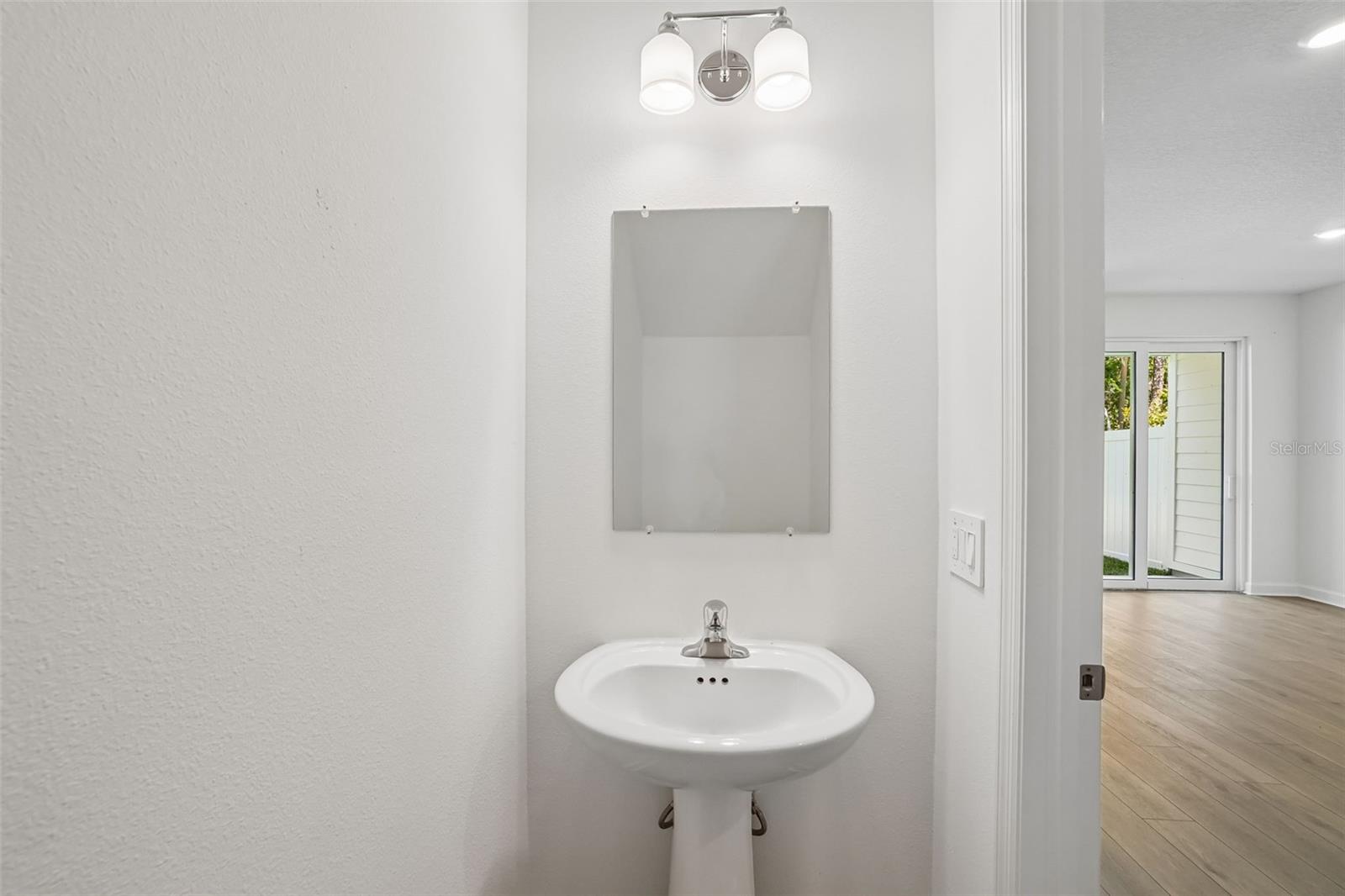7556 DEER VALLEY CIRCLE — photo 16