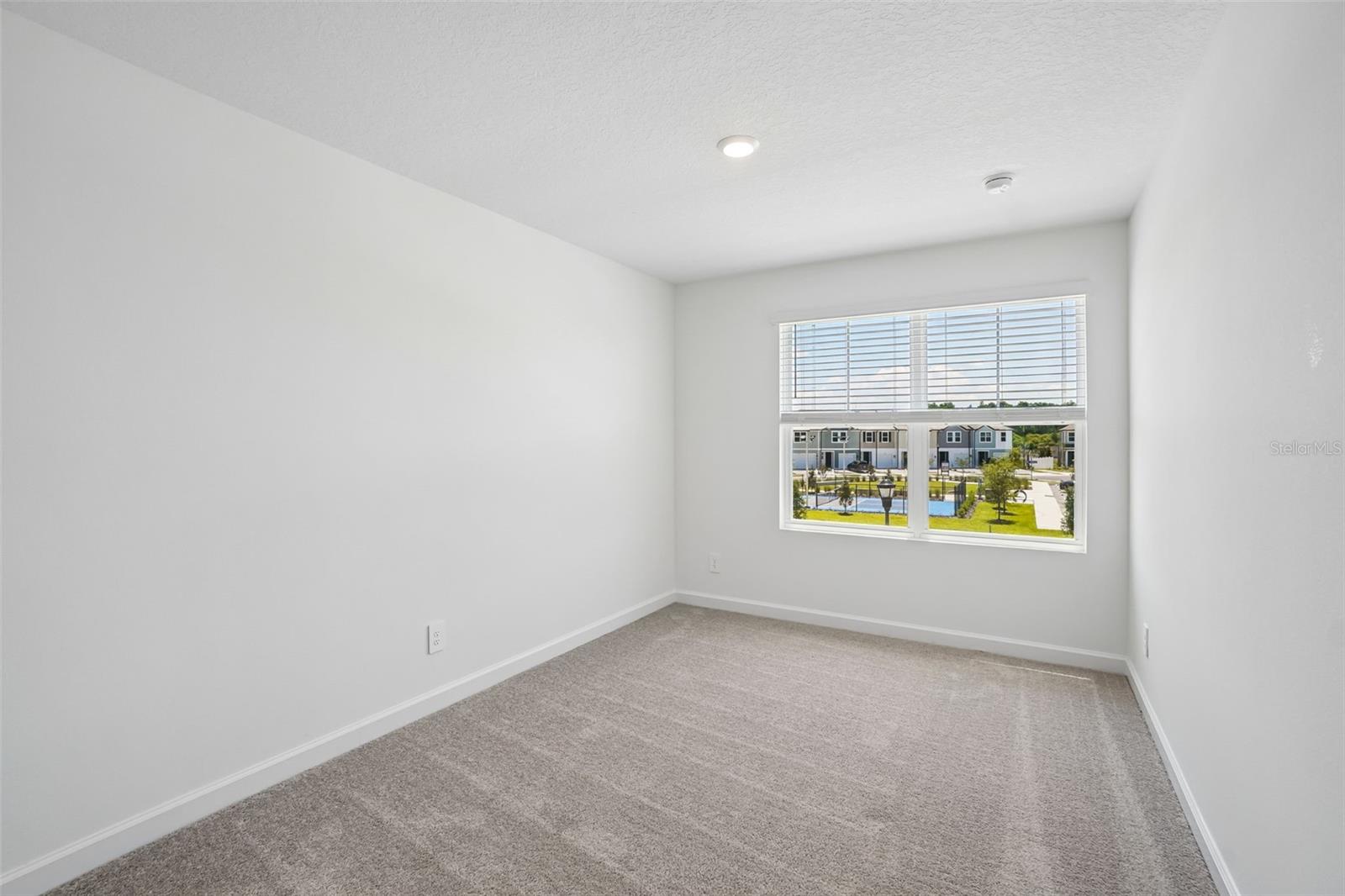 7556 DEER VALLEY CIRCLE — photo 30