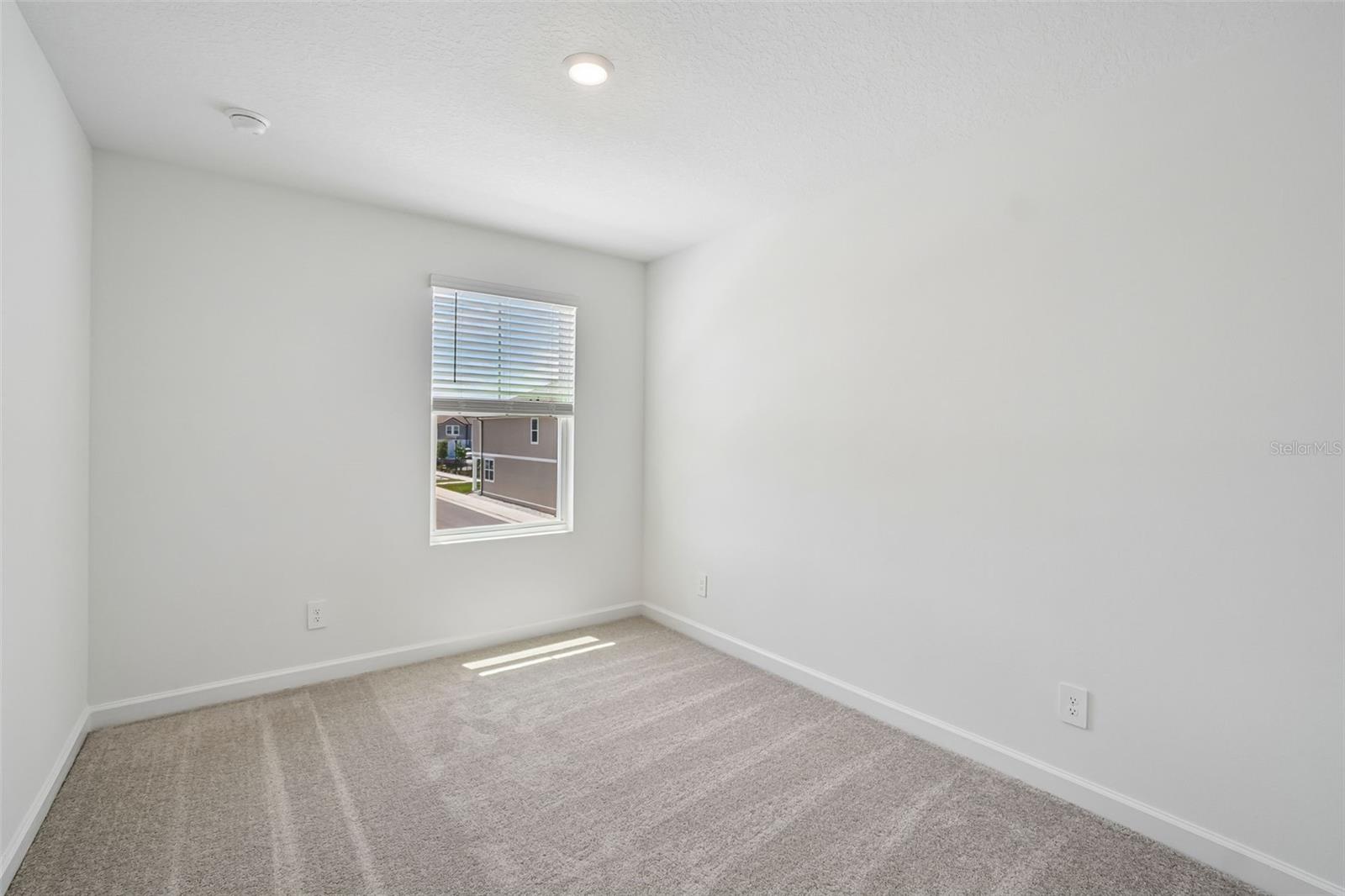 7556 DEER VALLEY CIRCLE — photo 27