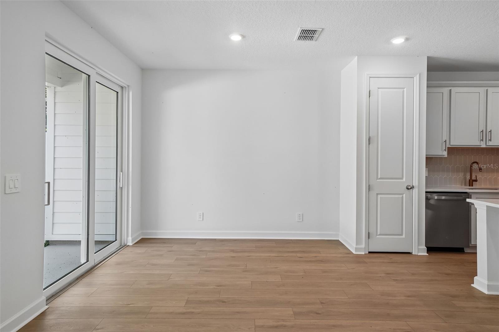 7556 DEER VALLEY CIRCLE — photo 9