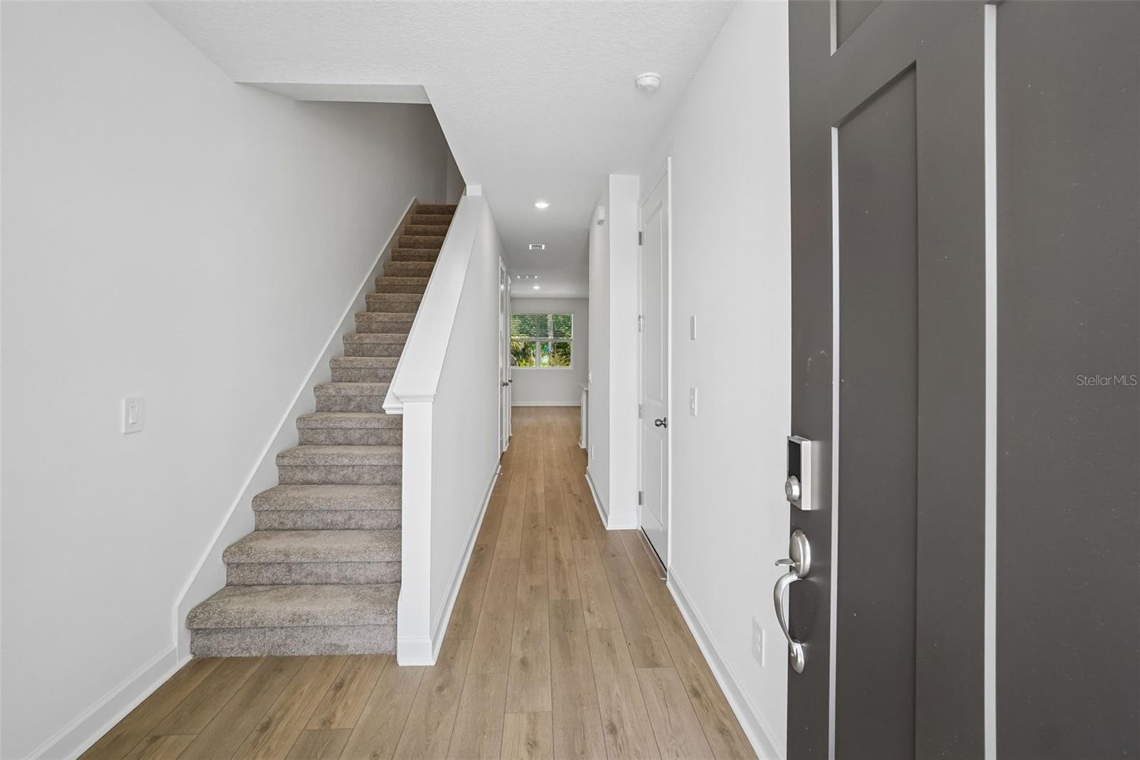 7556 DEER VALLEY CIRCLE — photo 4
