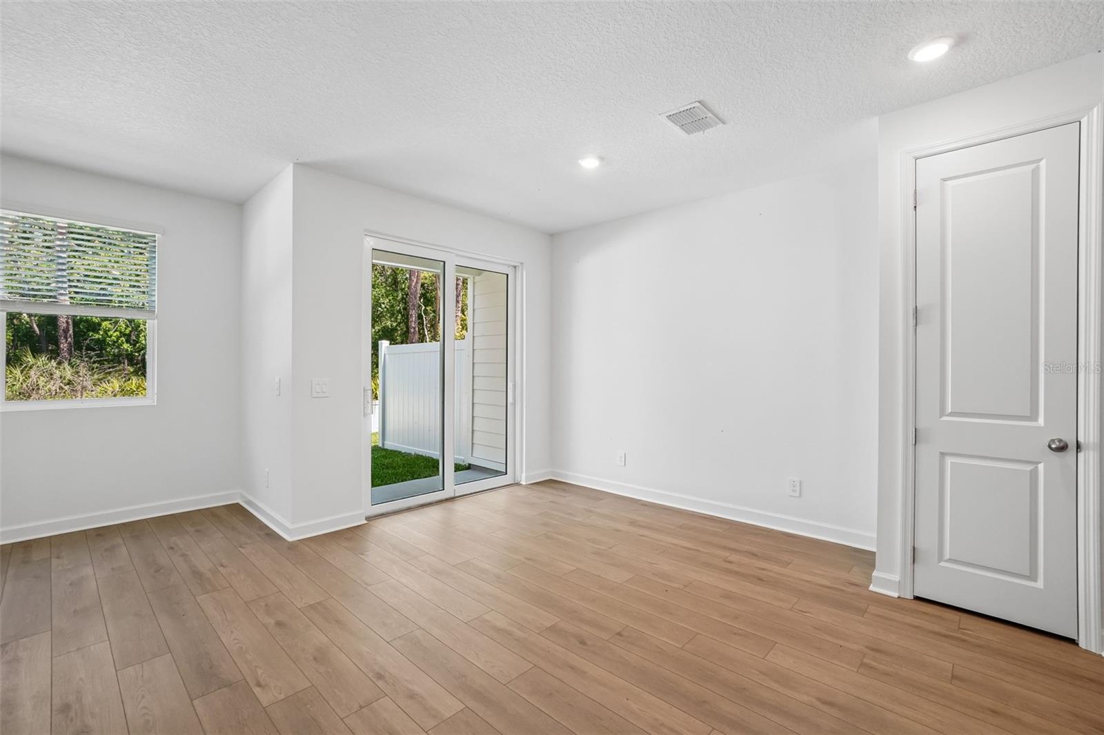 7556 DEER VALLEY CIRCLE — photo 7