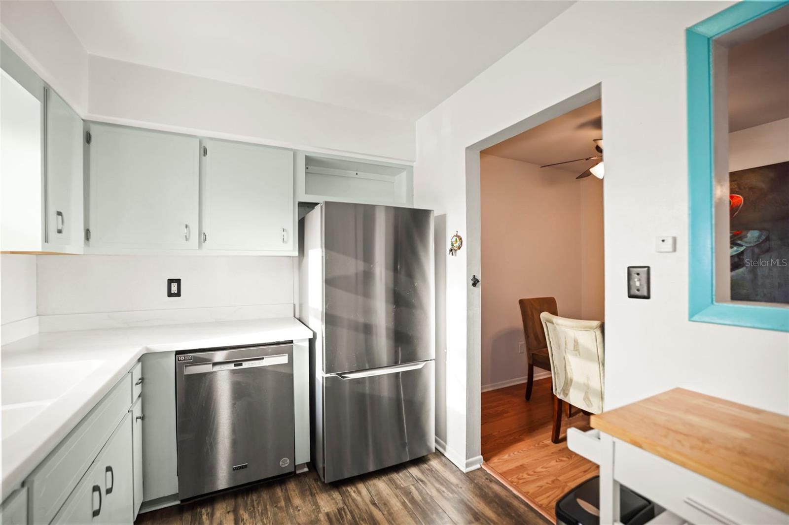 180 SKY LOCH DR W — photo 4
