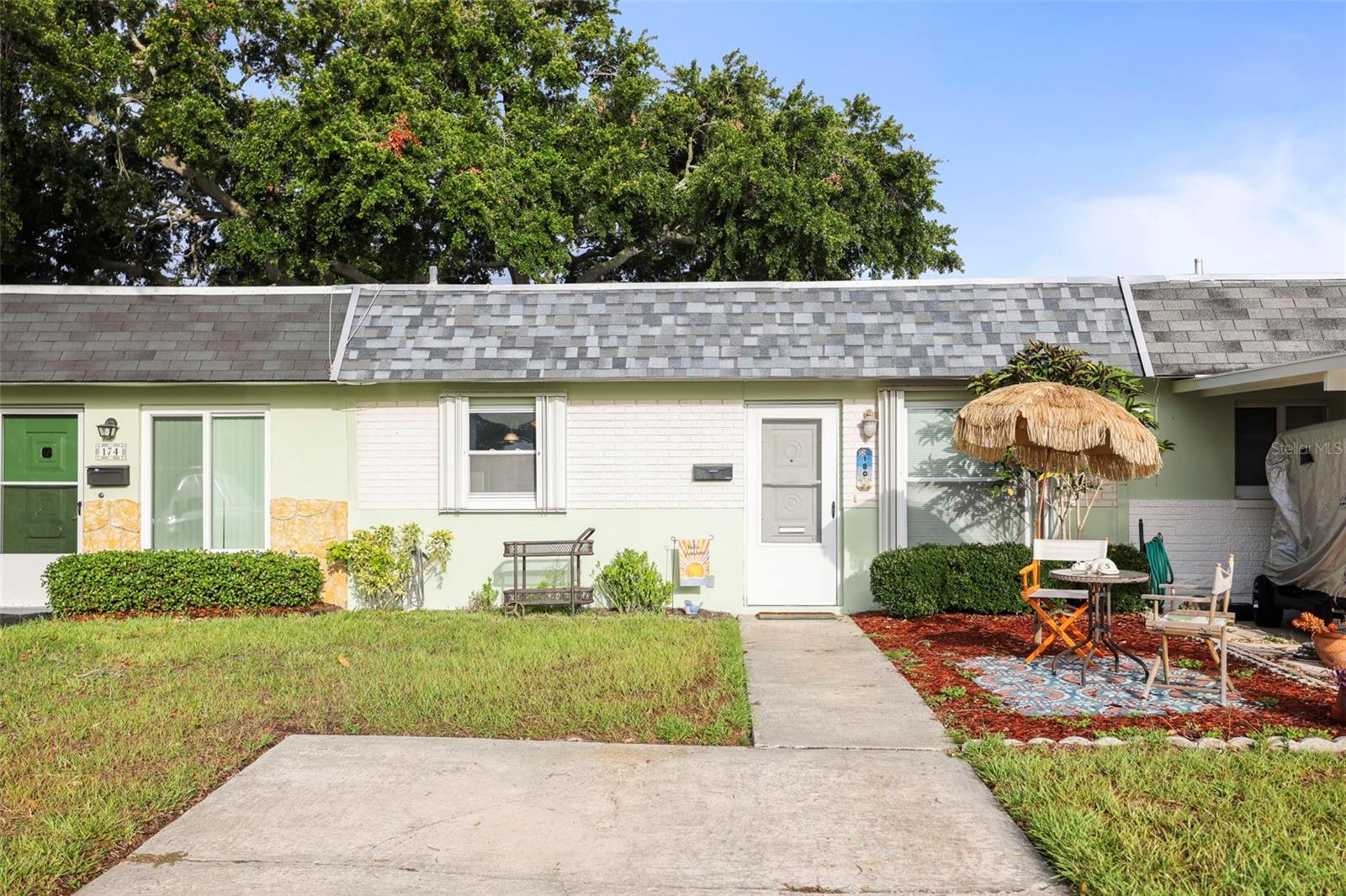 180 SKY LOCH DR W — photo 2