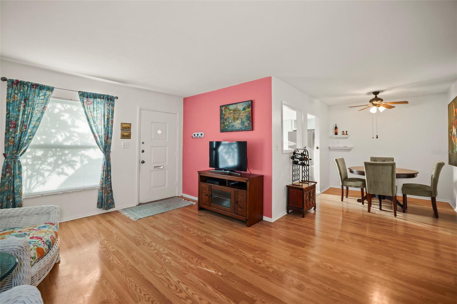 180 SKY LOCH DR W — photo 7