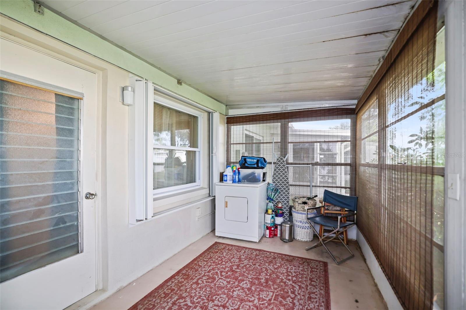 180 SKY LOCH DR W — photo 23