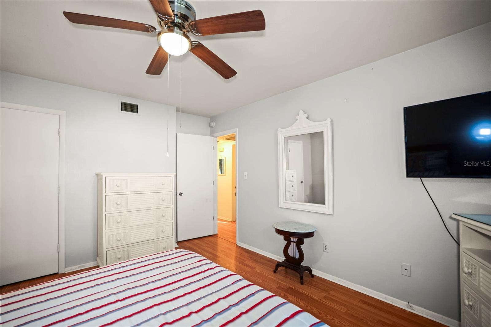 180 SKY LOCH DR W — photo 19