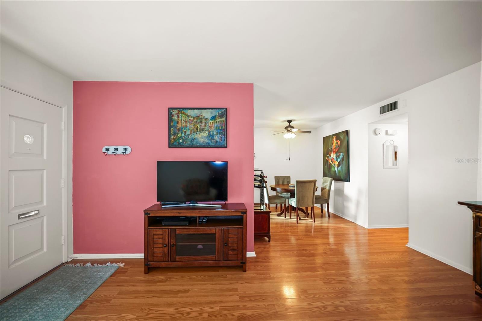180 SKY LOCH DR W — photo 9