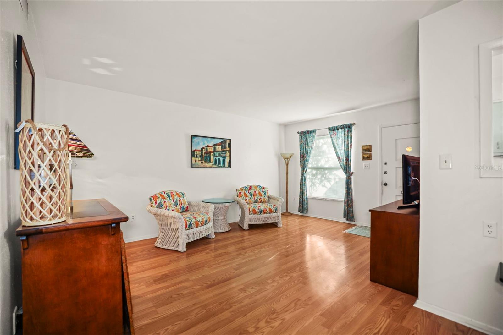180 SKY LOCH DR W — photo 11