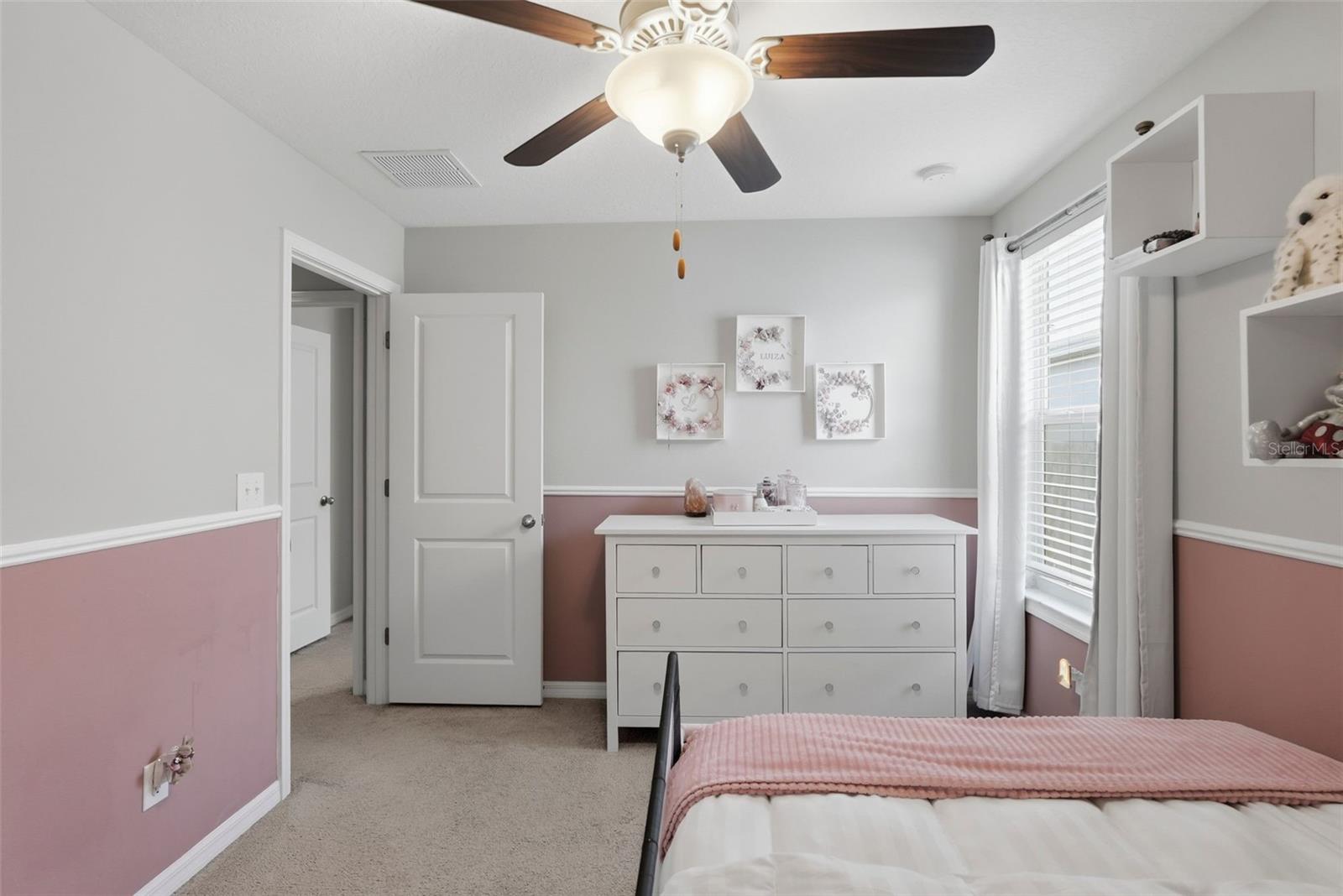 17204 YELLOW PINE ST — photo 35