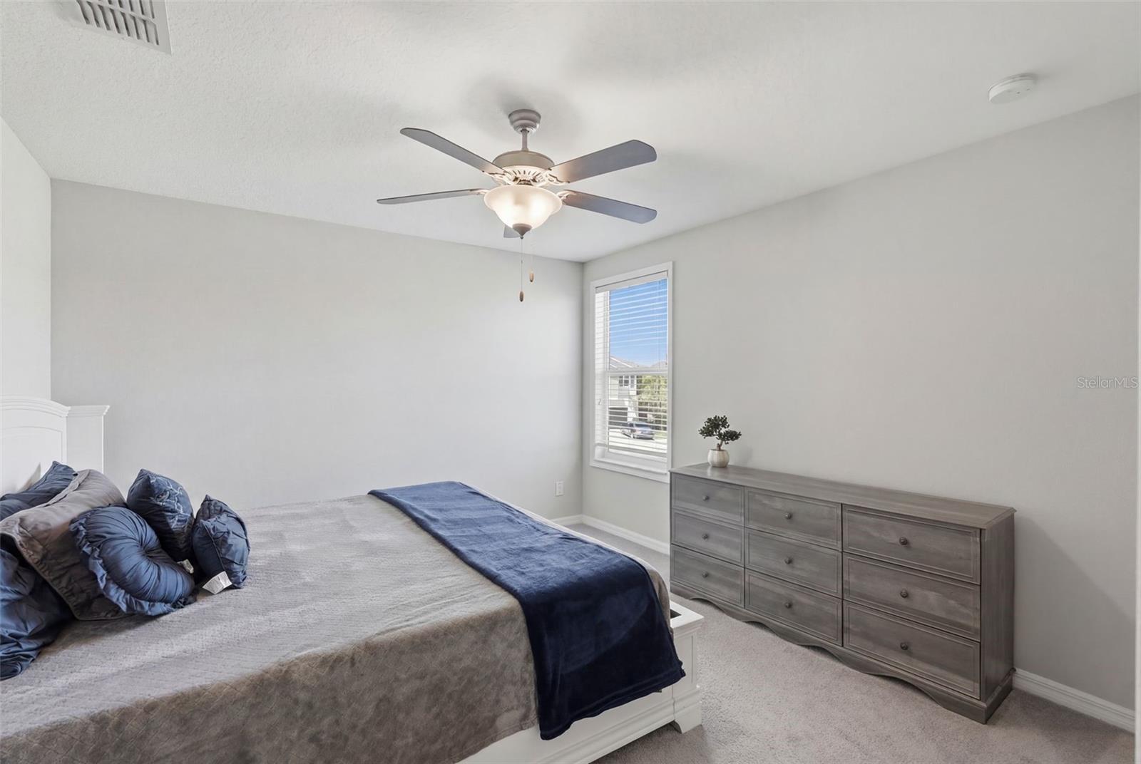 17204 YELLOW PINE ST — photo 32