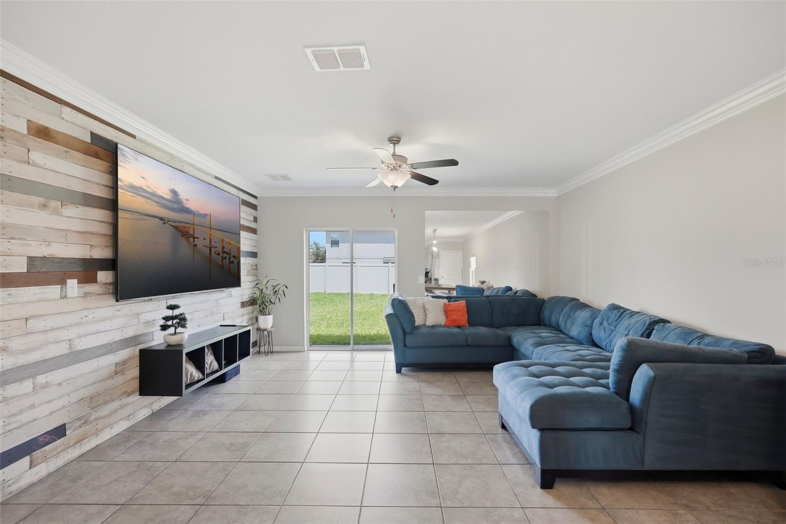 17204 YELLOW PINE ST — photo 4