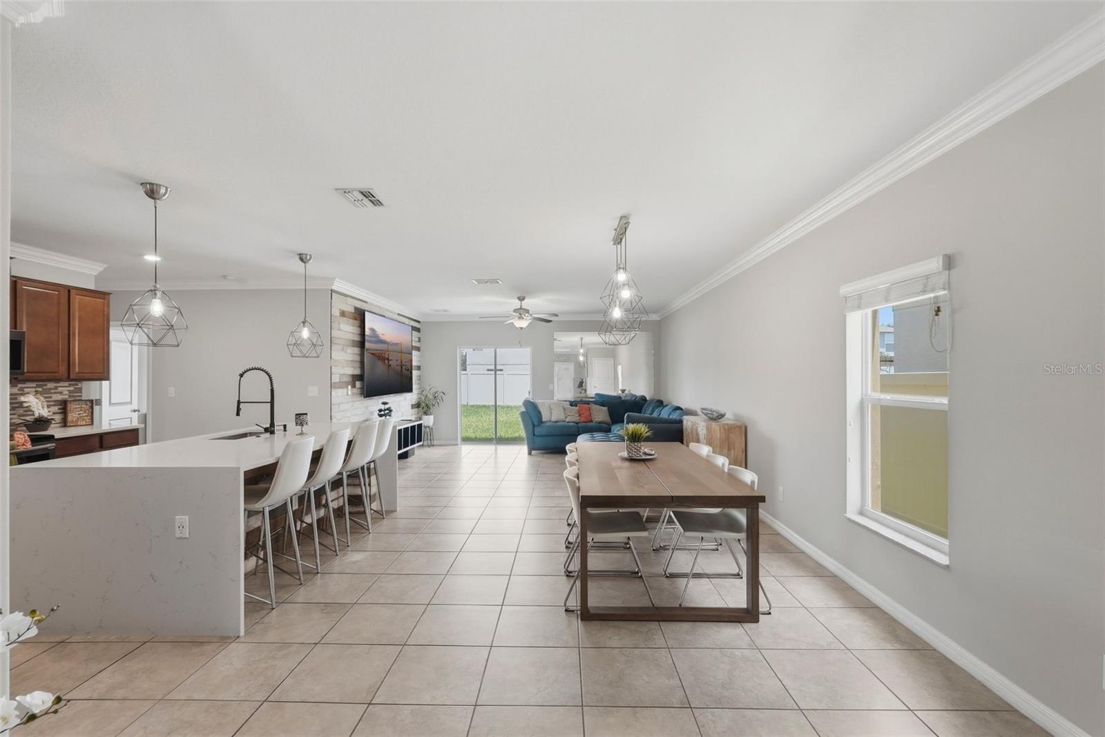 17204 YELLOW PINE ST — photo 15