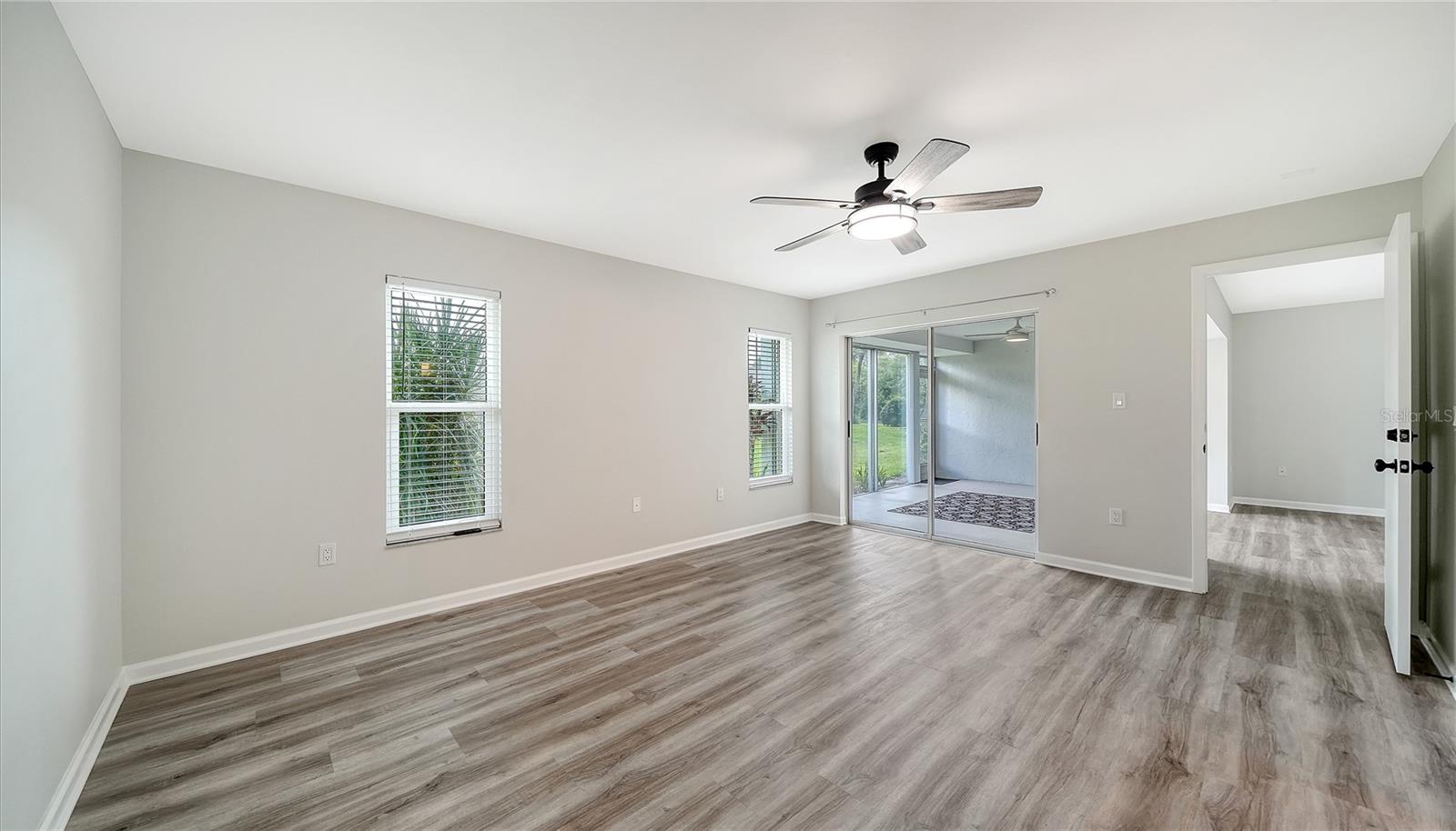 5689 EVERGREEN DR #18 — photo 23