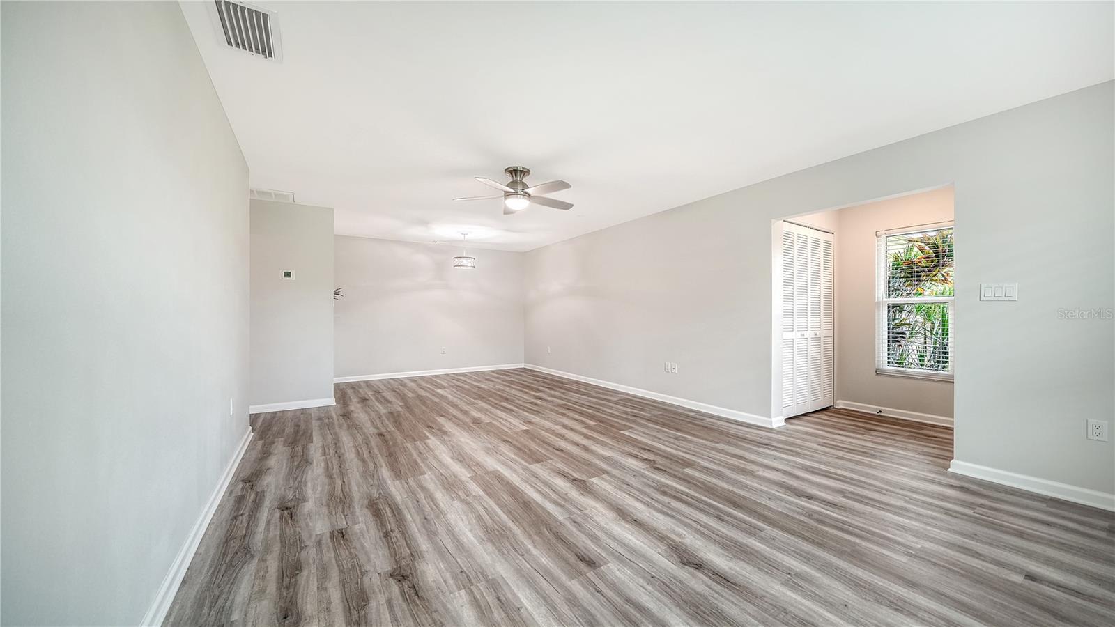 5689 EVERGREEN DR #18 — photo 6