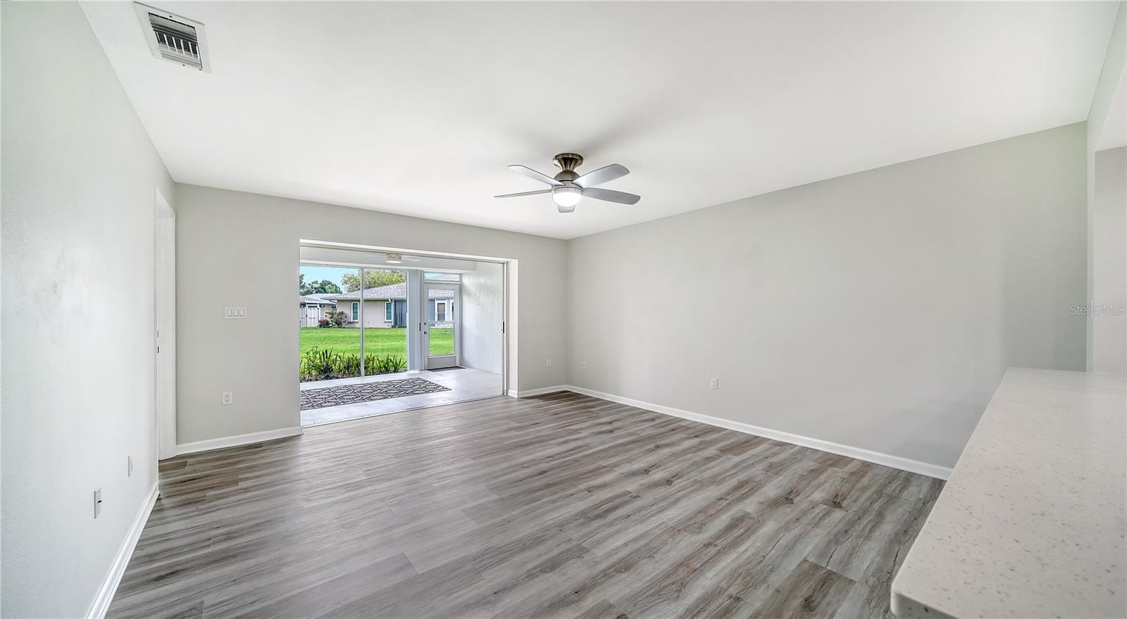 5689 EVERGREEN DR #18 — photo 9
