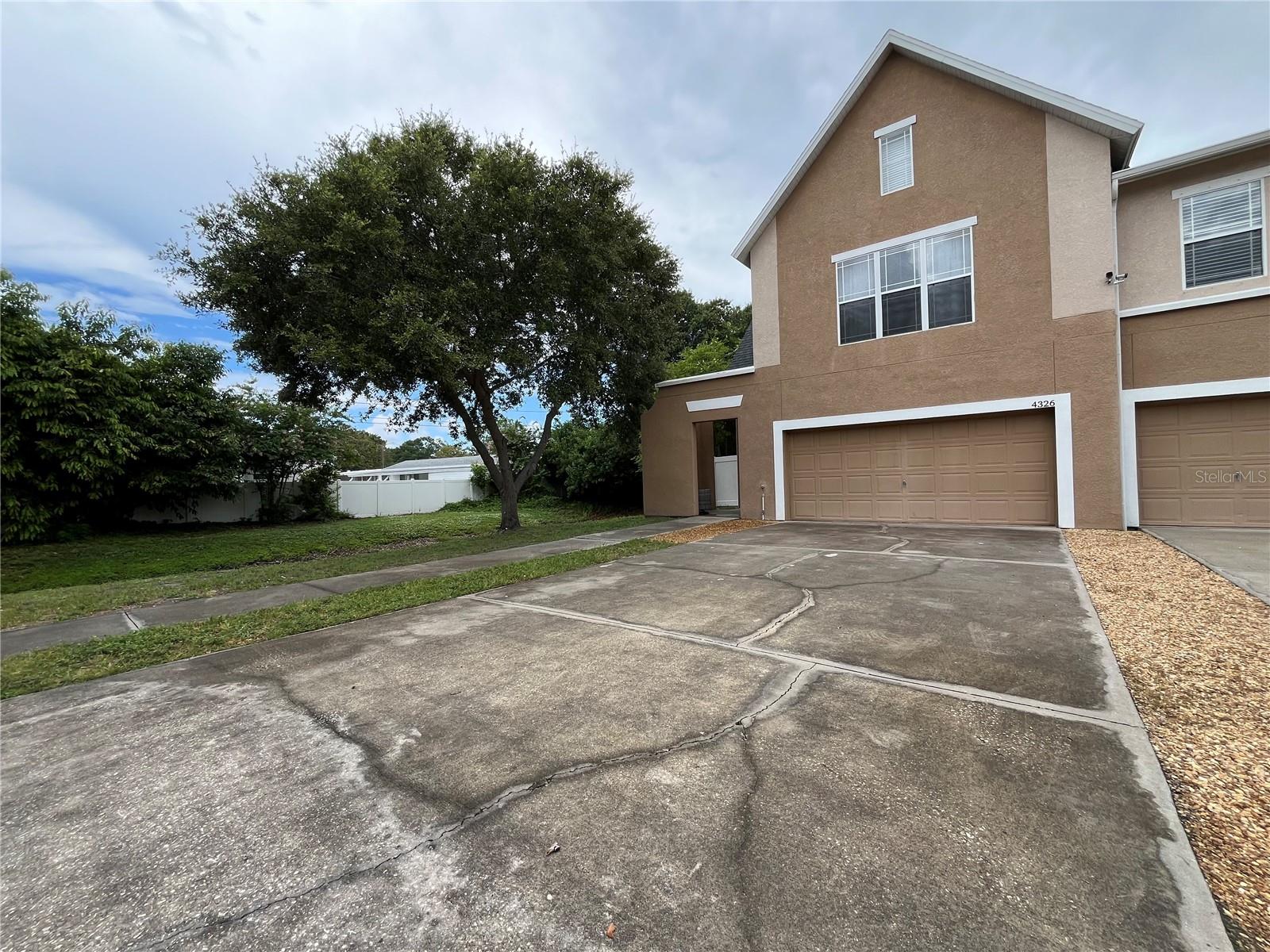 4326 TYLER CIR N — photo 3
