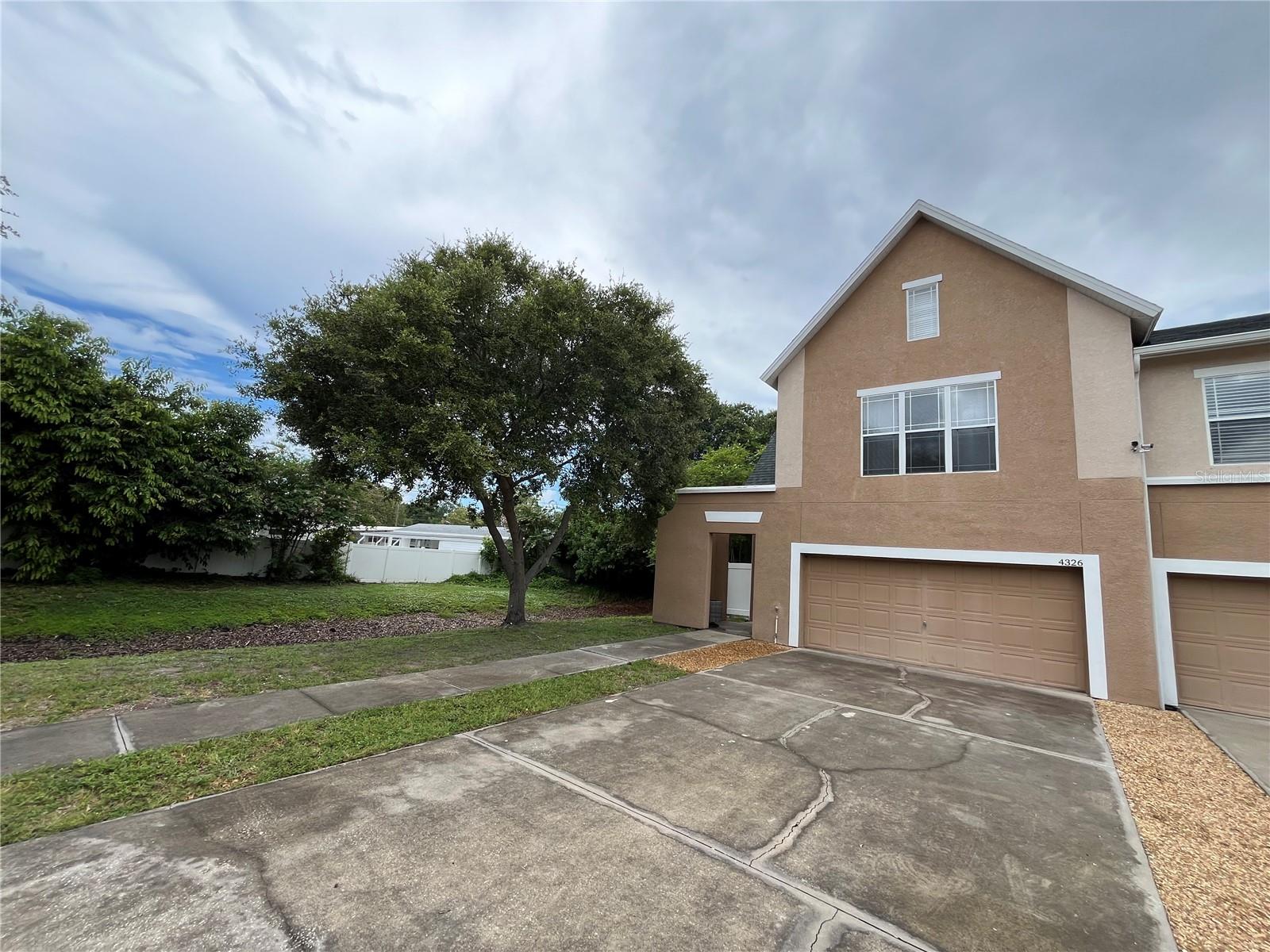 4326 TYLER CIR N — photo 4