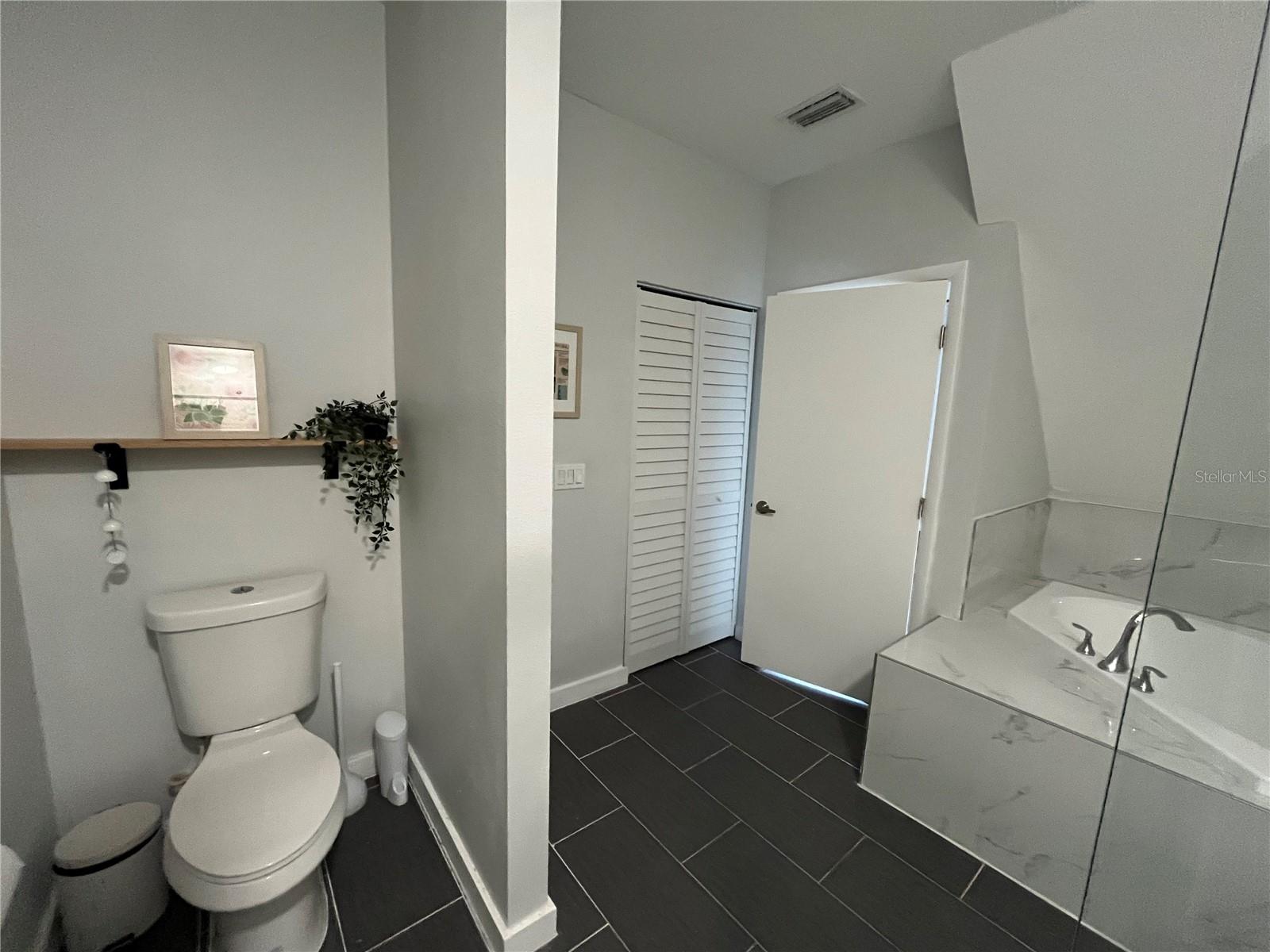 4326 TYLER CIR N — photo 70