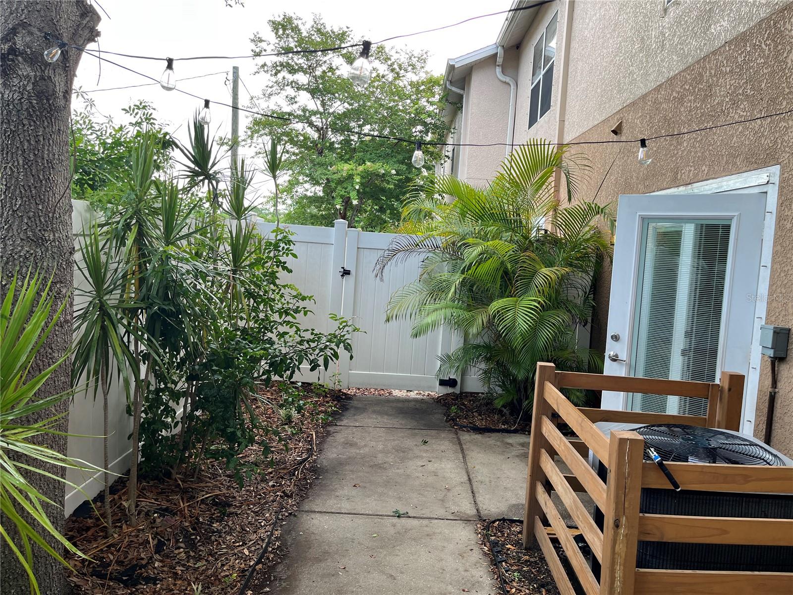 4326 TYLER CIR N — photo 35