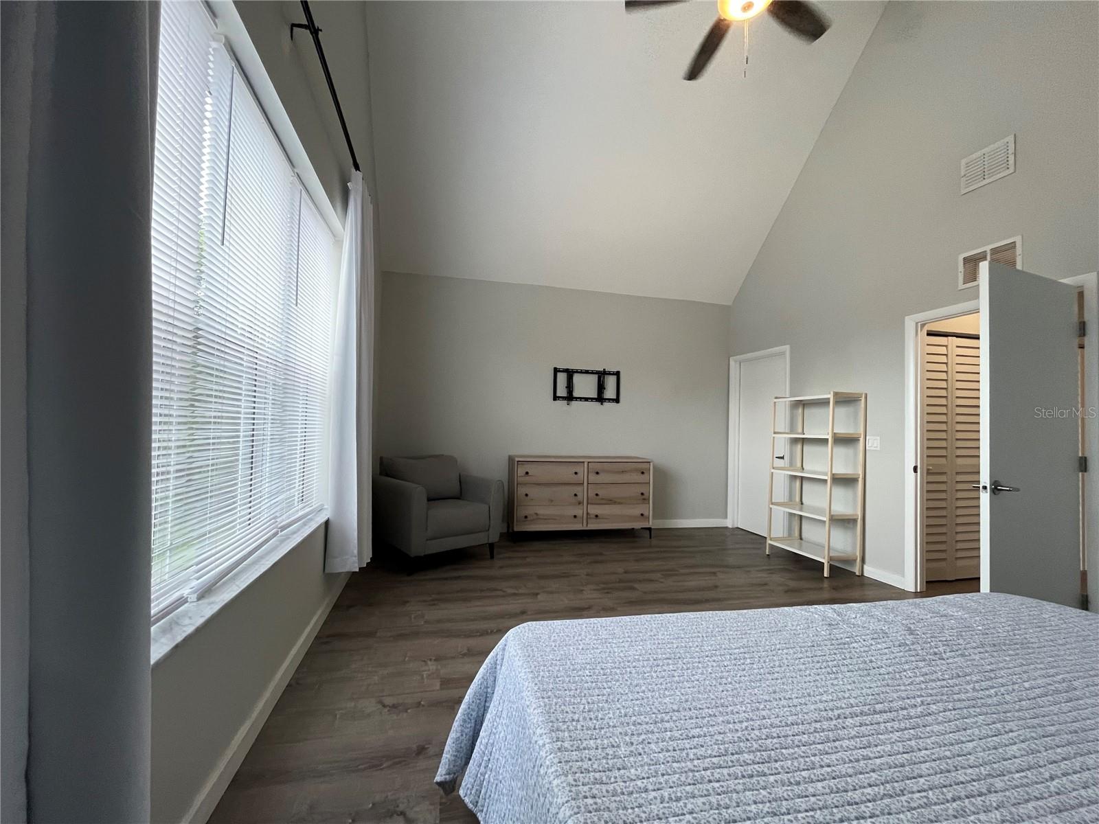 4326 TYLER CIR N — photo 57