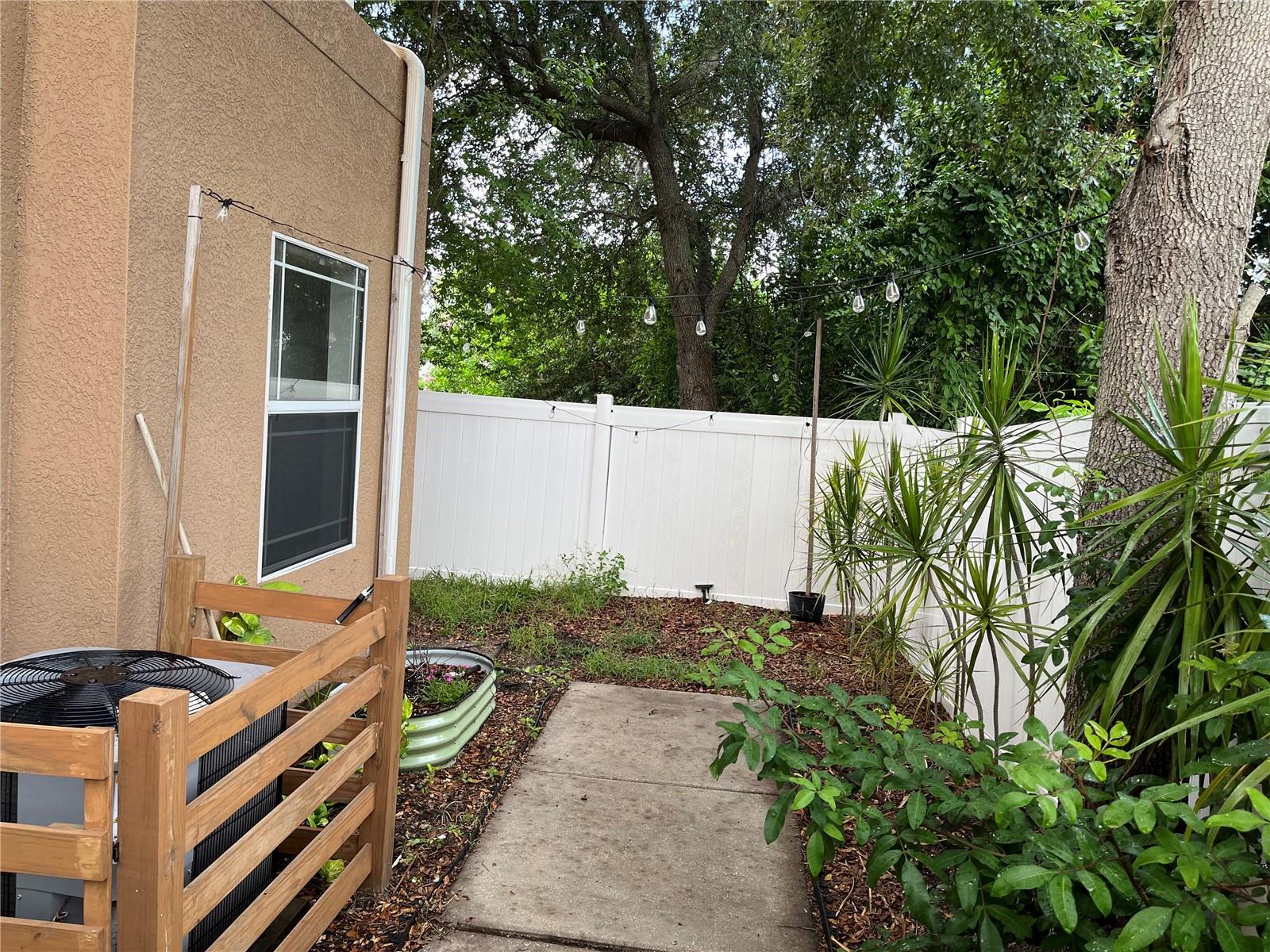 4326 TYLER CIR N — photo 34