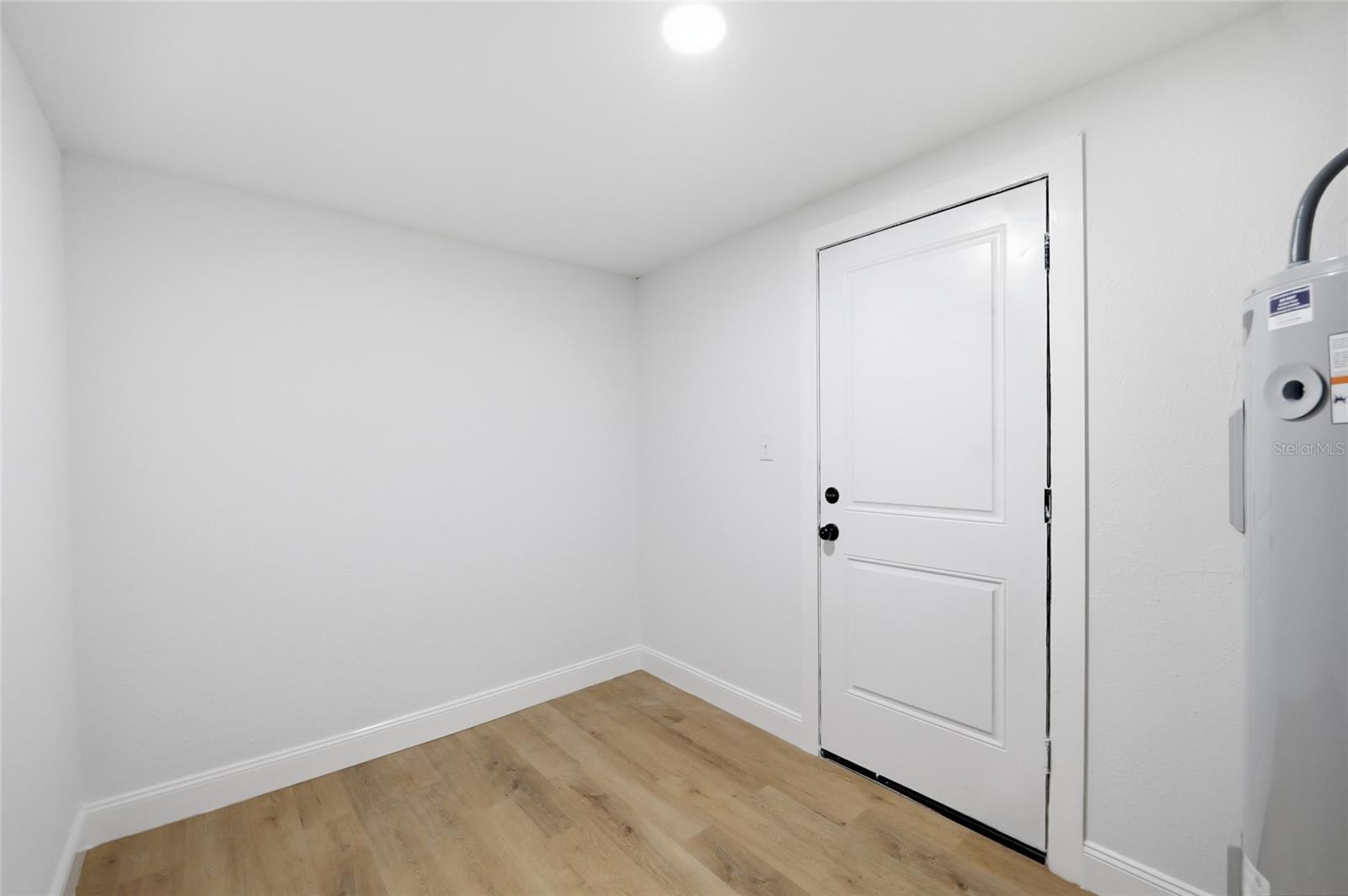 3412 E HENRY AVE — photo 18