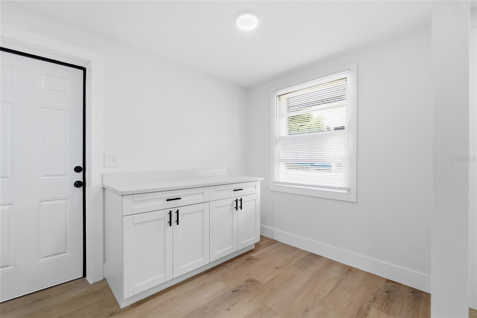 3412 E HENRY AVE — photo 9