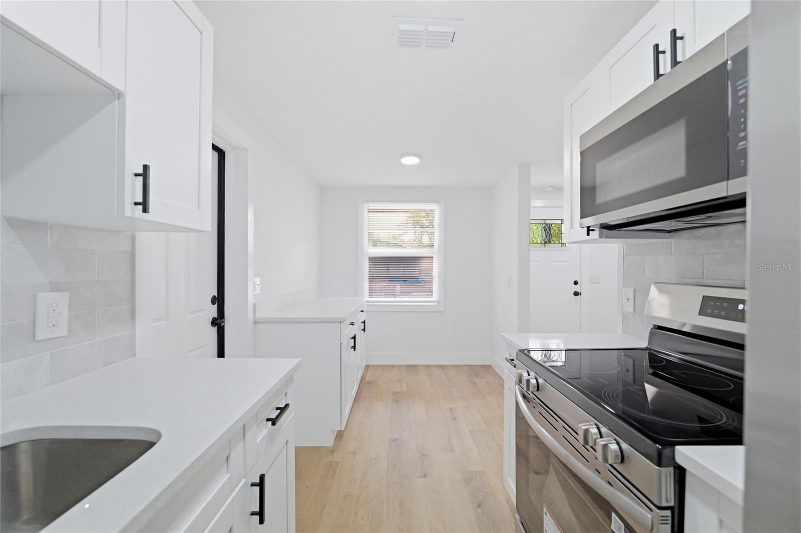 3412 E HENRY AVE — photo 8