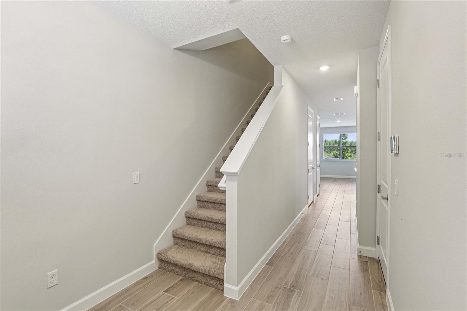 7558 DEER VALLEY CIRCLE — photo 3