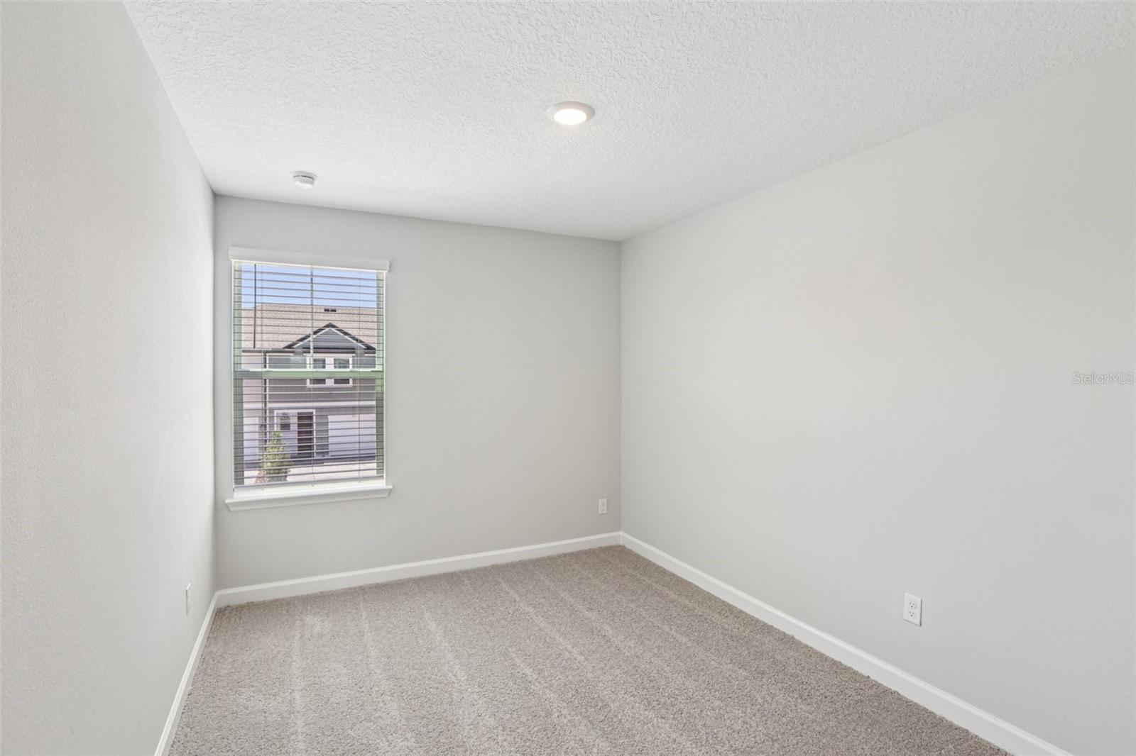 7558 DEER VALLEY CIRCLE — photo 16