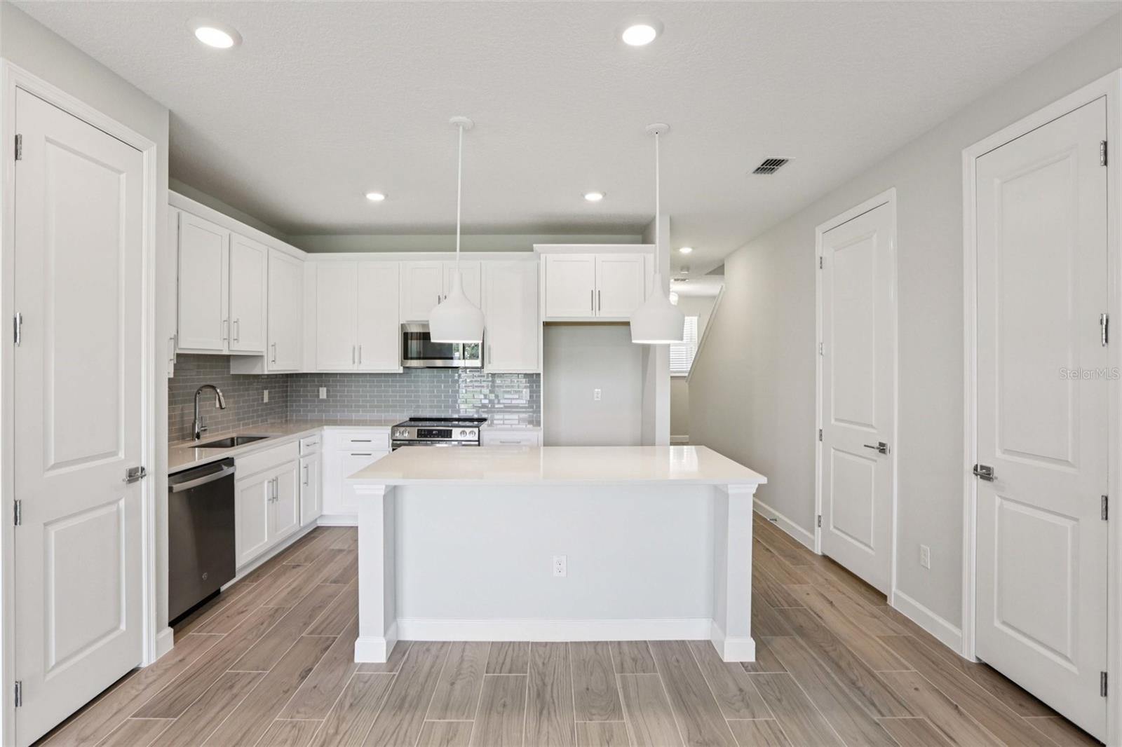 7558 DEER VALLEY CIRCLE — photo 10