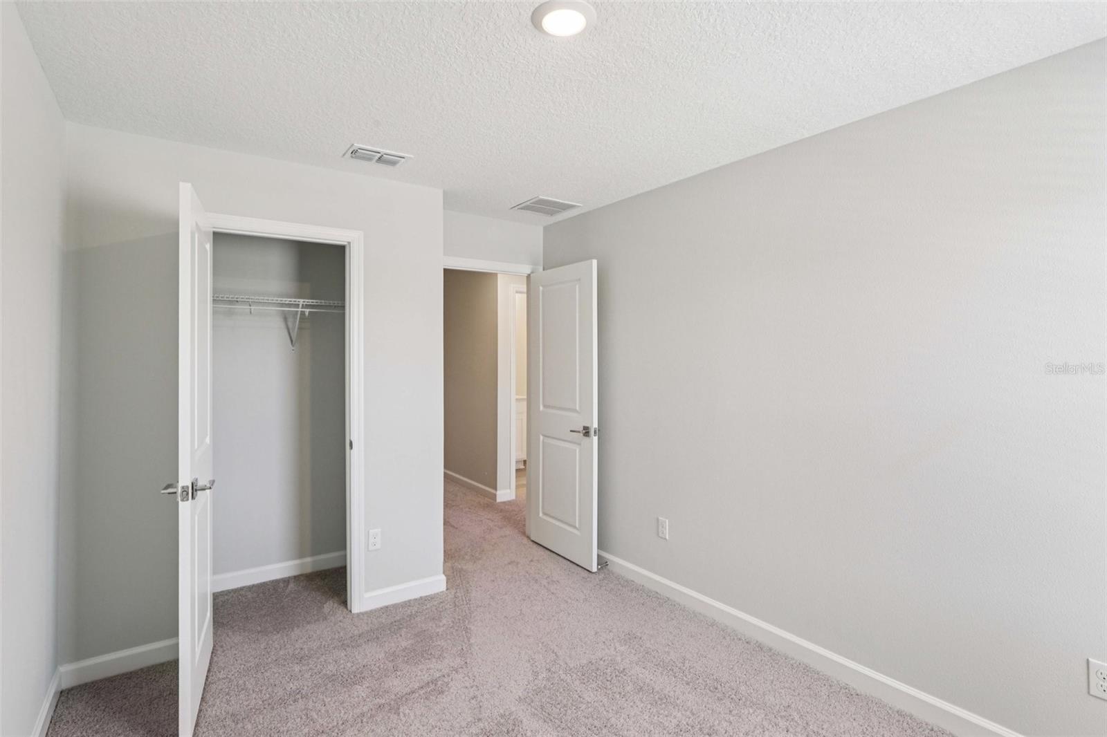 7558 DEER VALLEY CIRCLE — photo 18