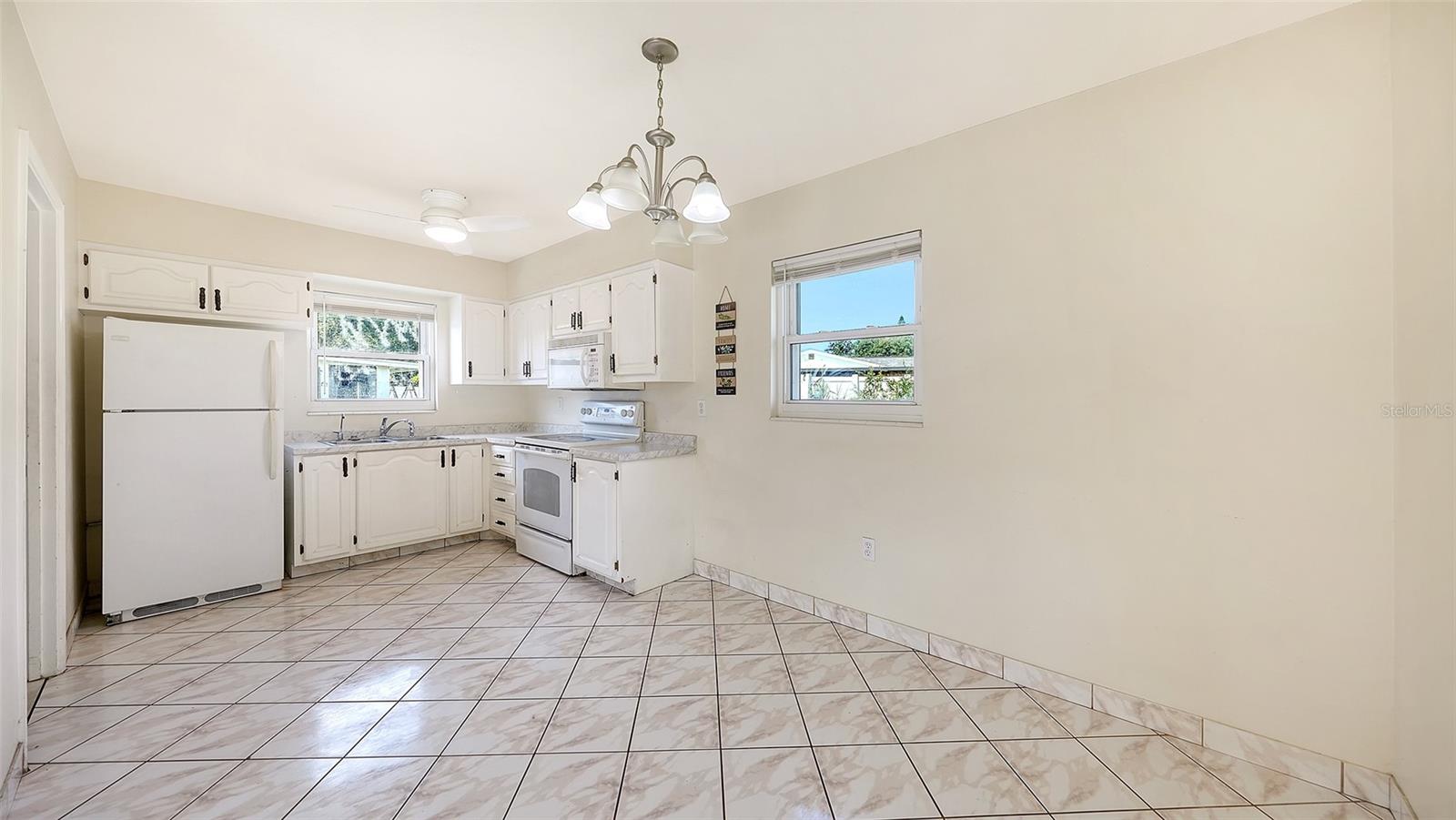 3307 NEWTOWN BLVD — photo 9