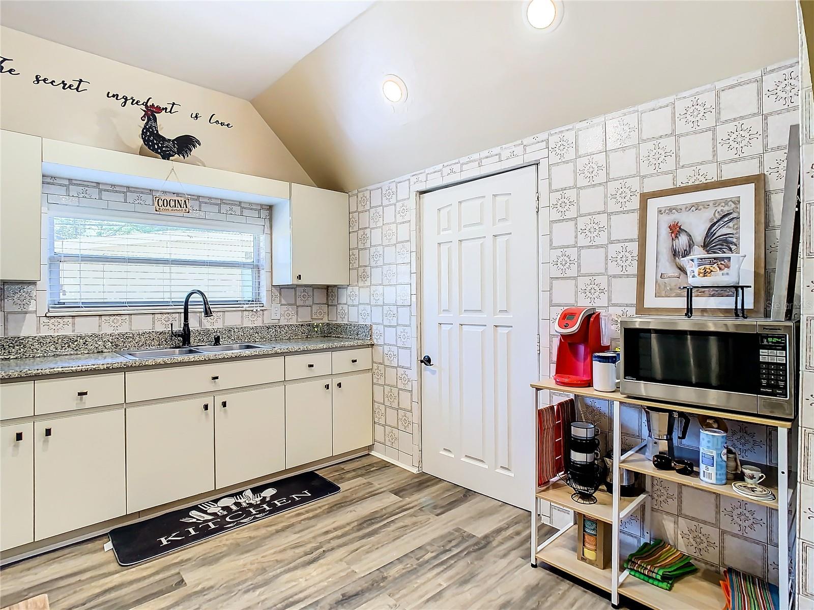 3321 W AILEEN ST — photo 19