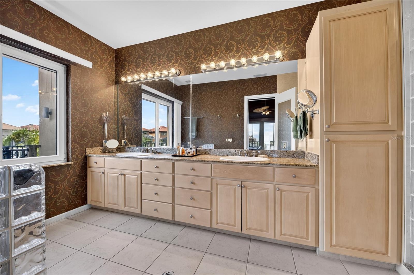 903 CAPRICCIO LN — photo 60