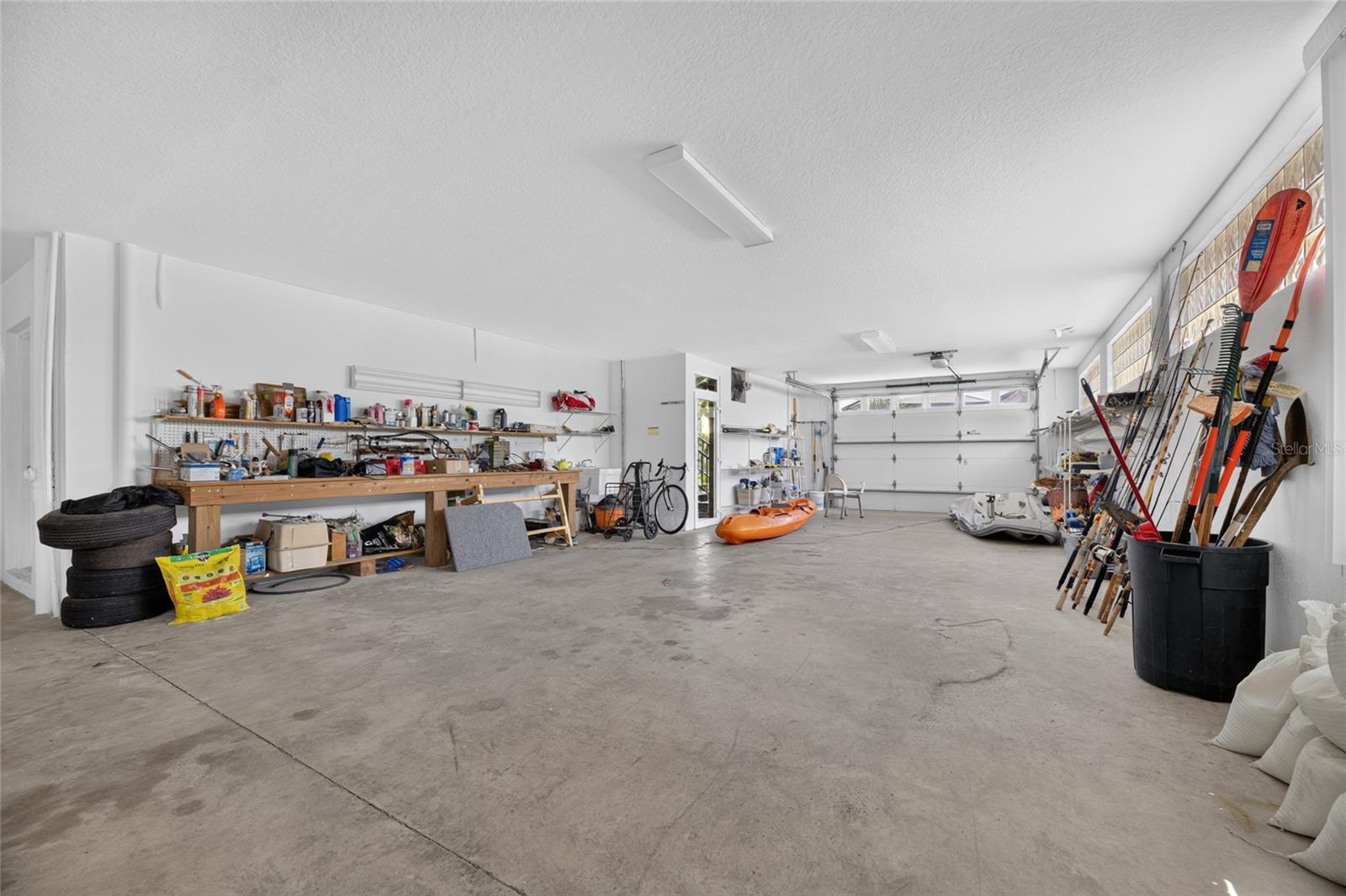 903 CAPRICCIO LN — photo 35