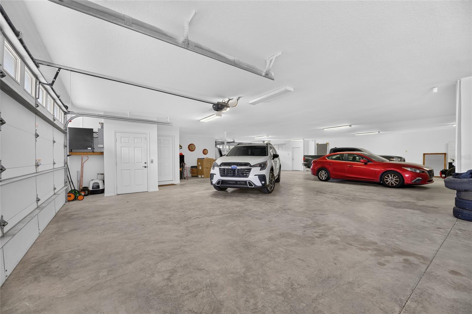 903 CAPRICCIO LN — photo 34