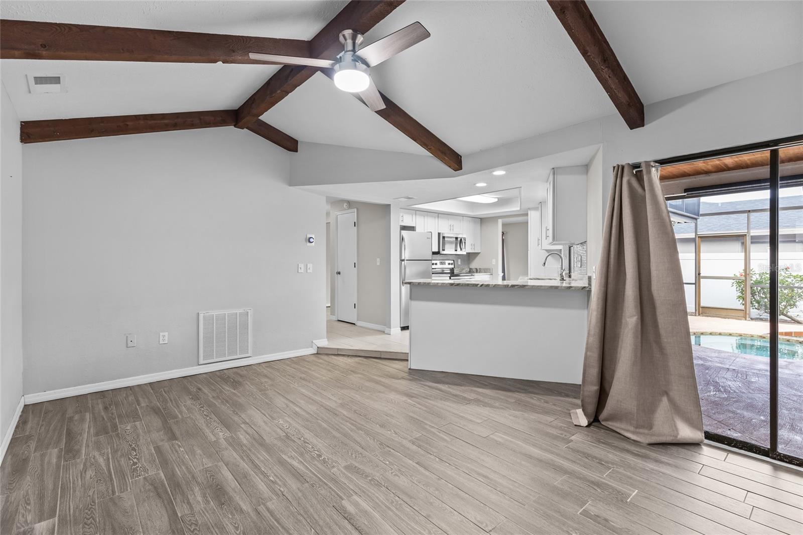 6535 JARVIS RD — photo 13