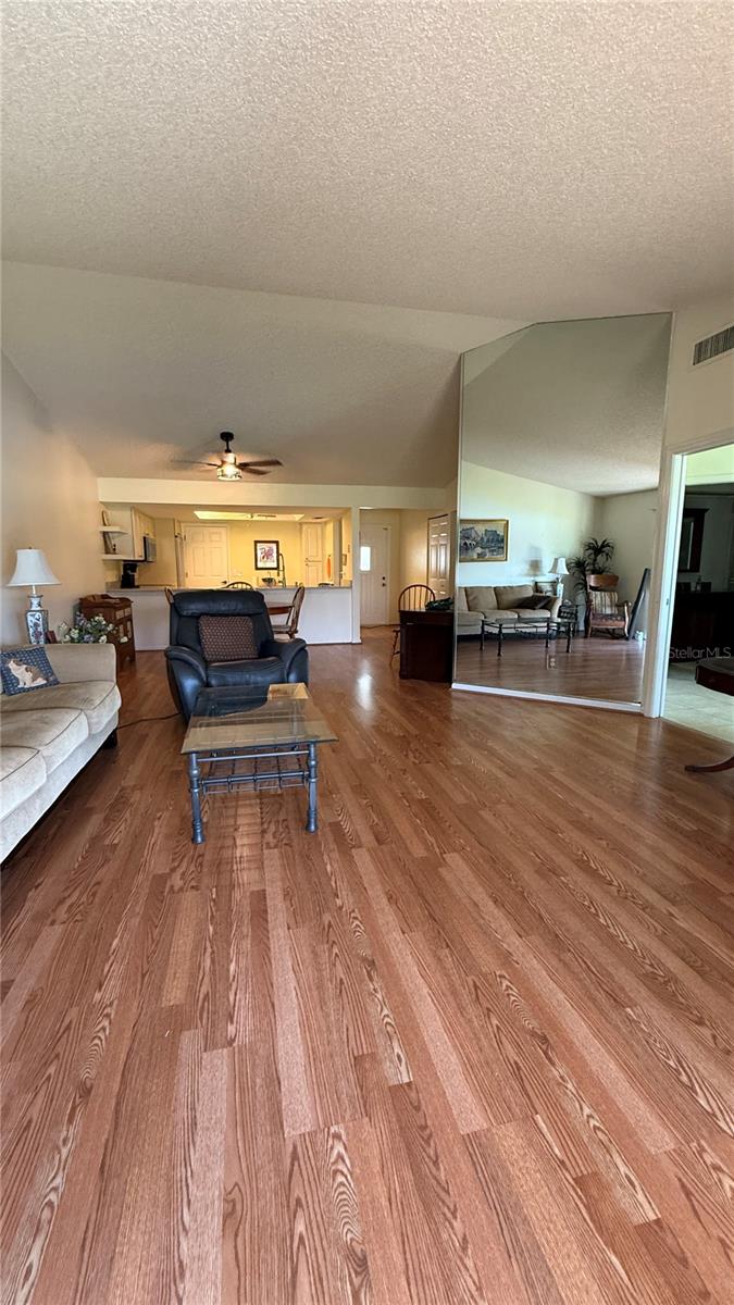 18427 AINTREE CT — photo 8