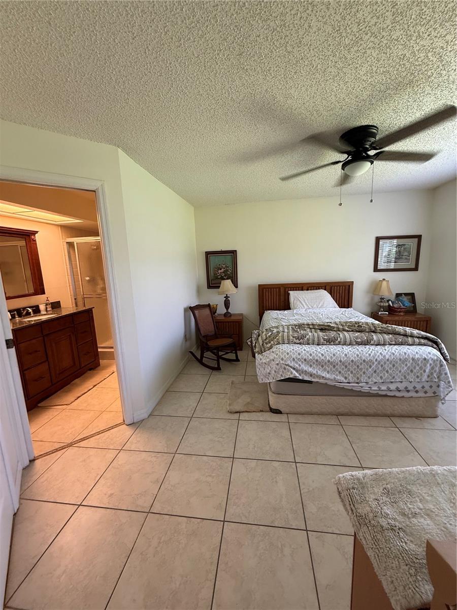 18427 AINTREE CT — photo 11