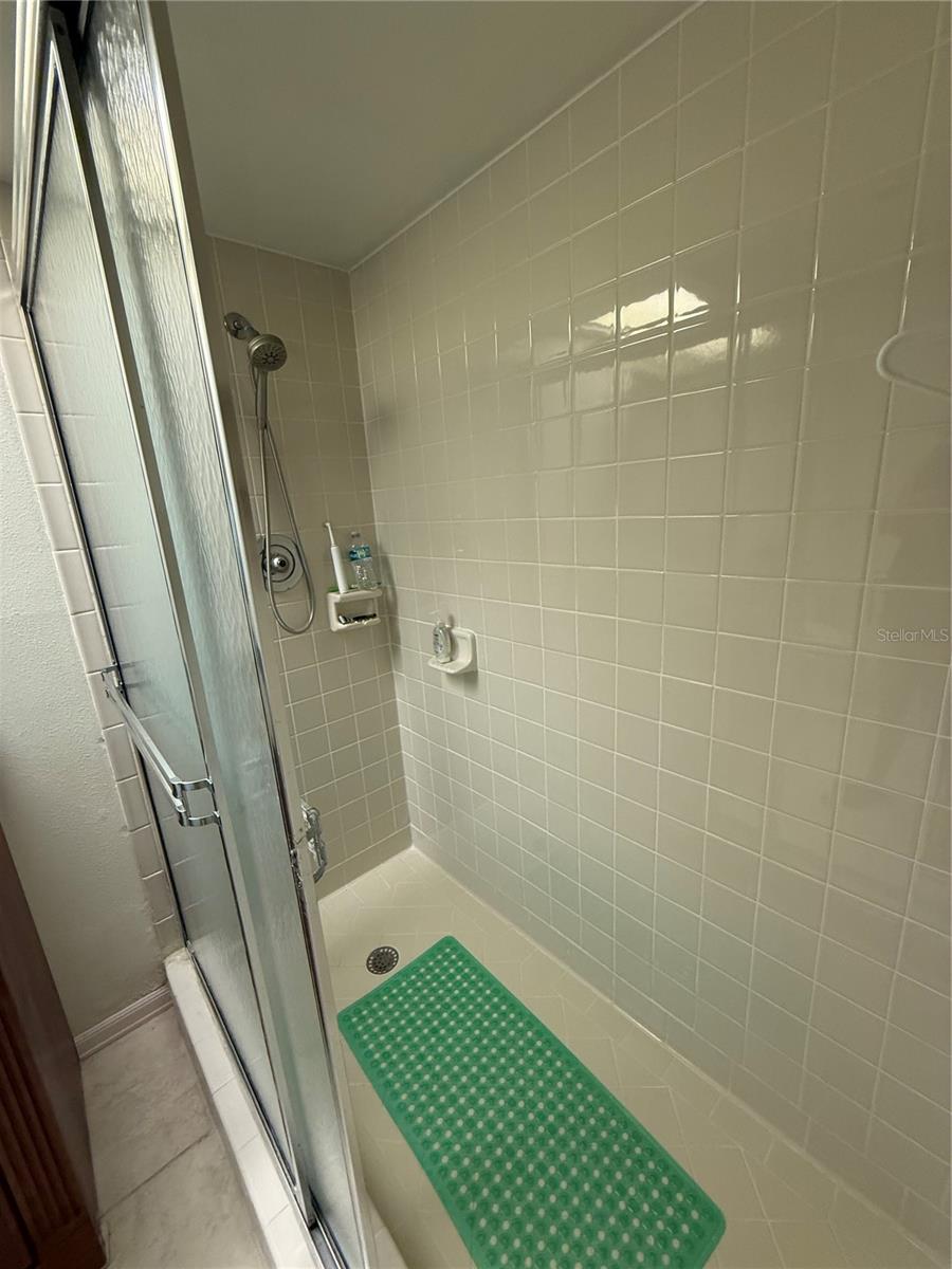 18427 AINTREE CT — photo 15